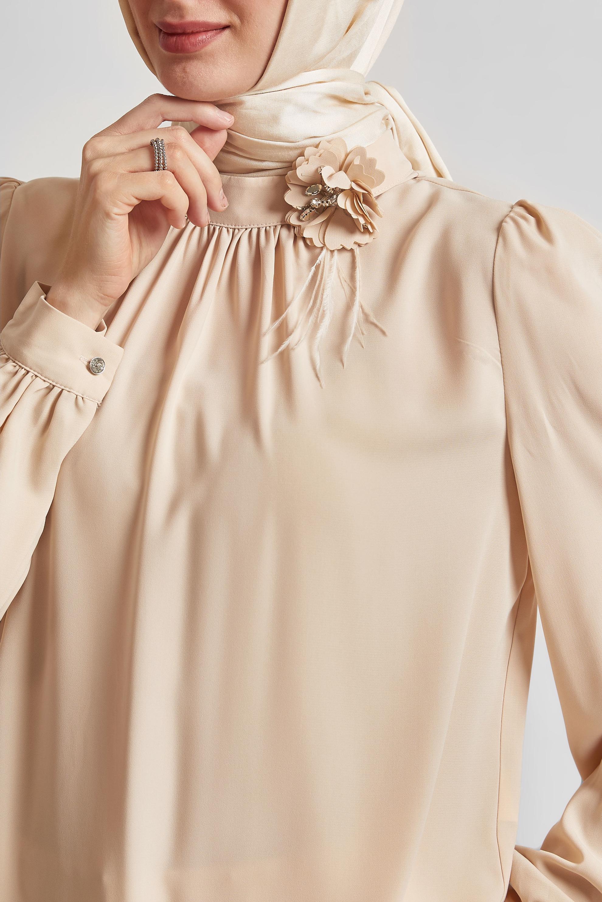 Tesettür giyim BEJ BROŞ DETAYLI TUNİK 44590