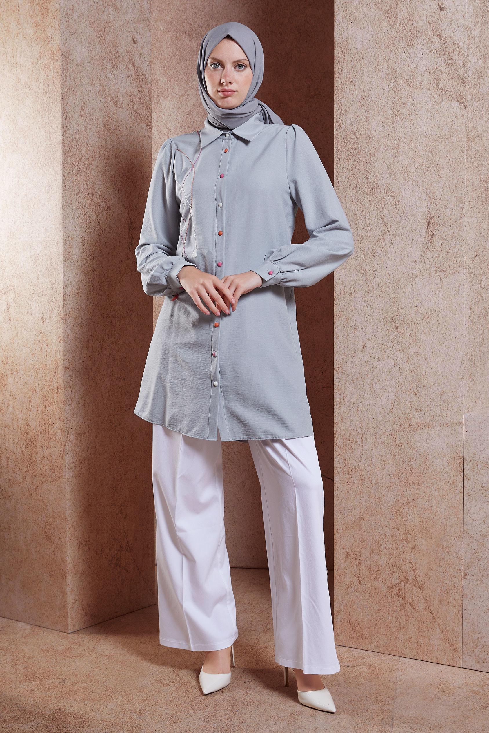 Tesettür giyim GRİ PÜSKÜL DETAYLI TESETTÜR TUNİK 44591