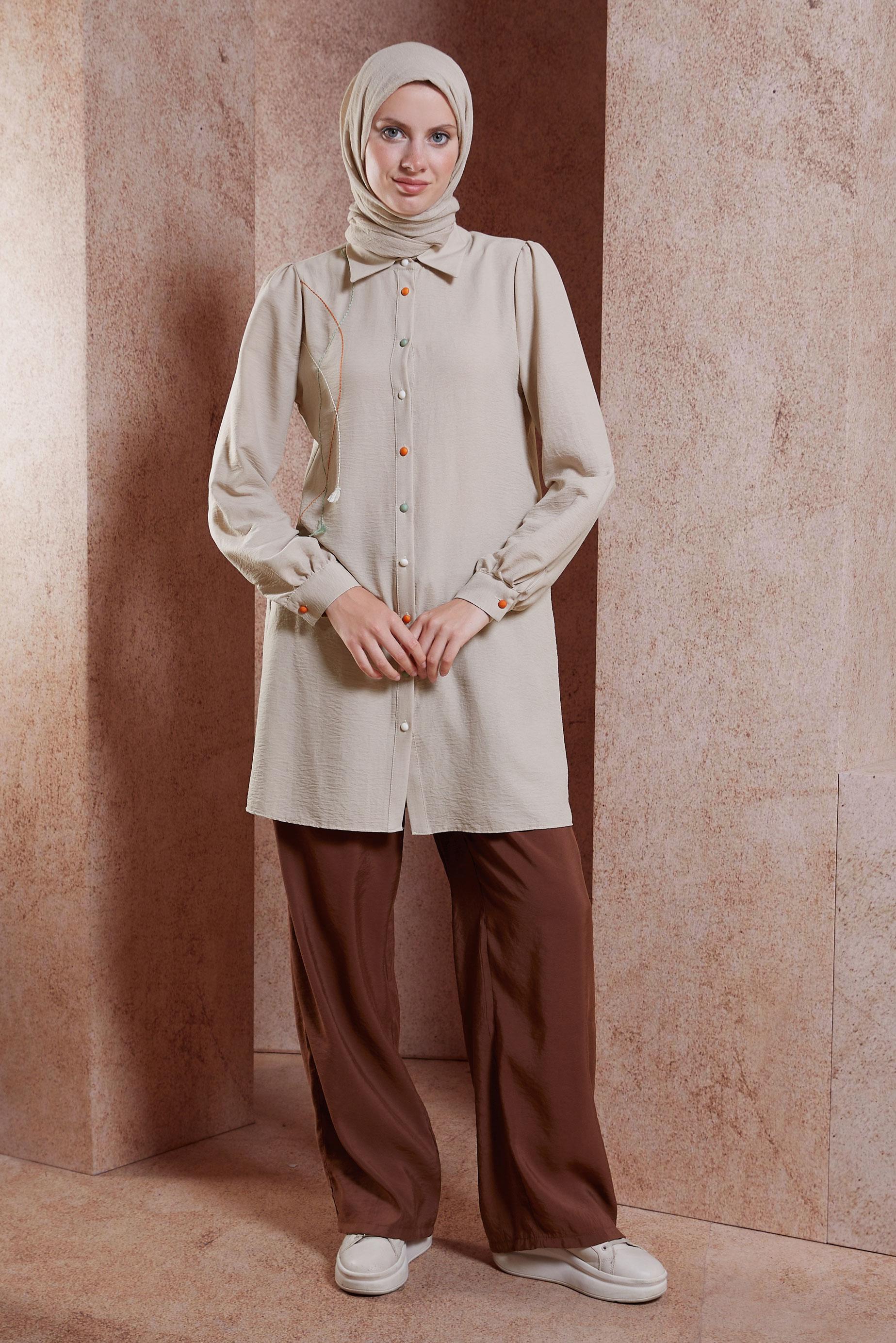 Tesettür giyim BEJ PÜSKÜL DETAYLI TESETTÜR TUNİK 44591