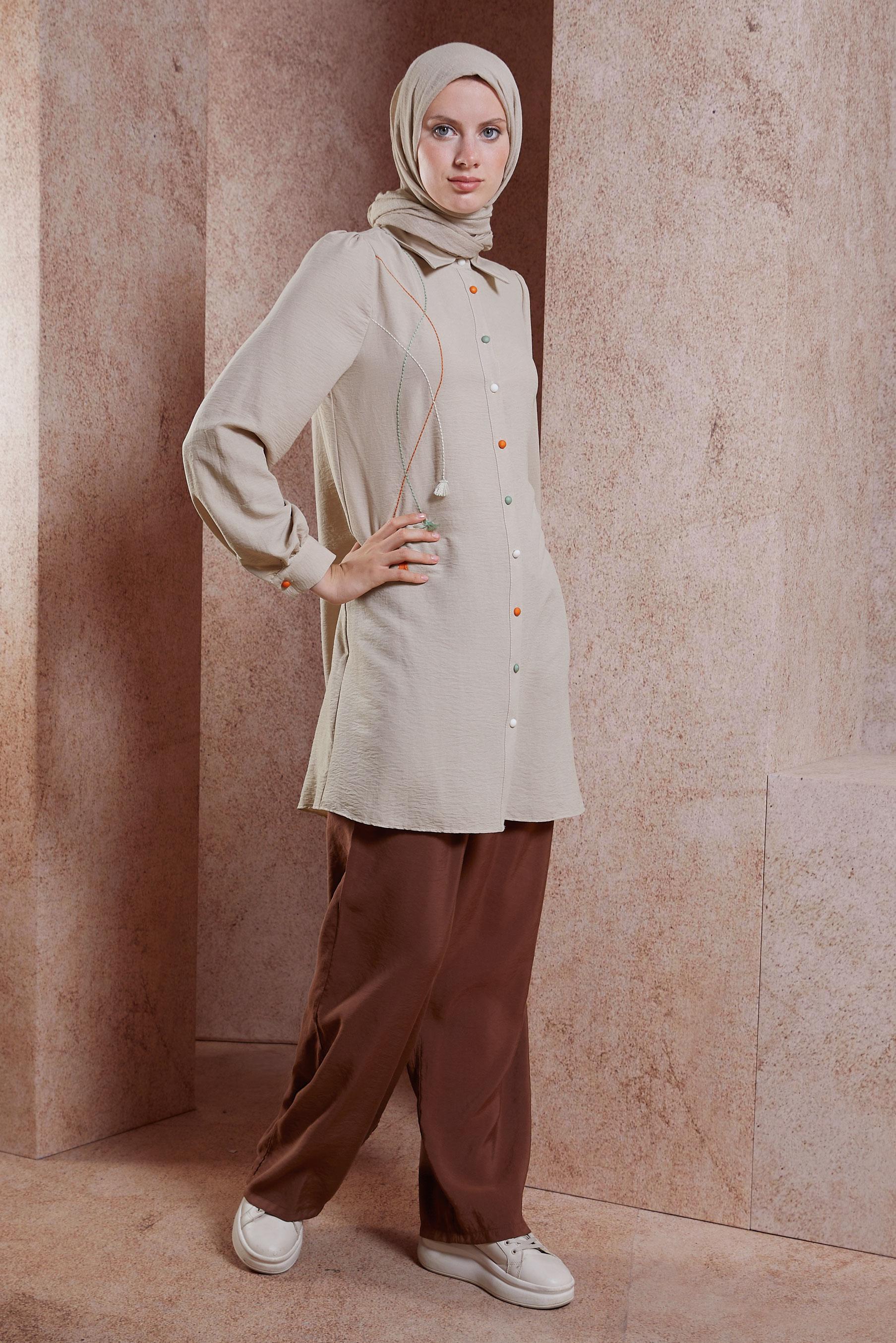 Tesettür giyim BEJ PÜSKÜL DETAYLI TESETTÜR TUNİK 44591