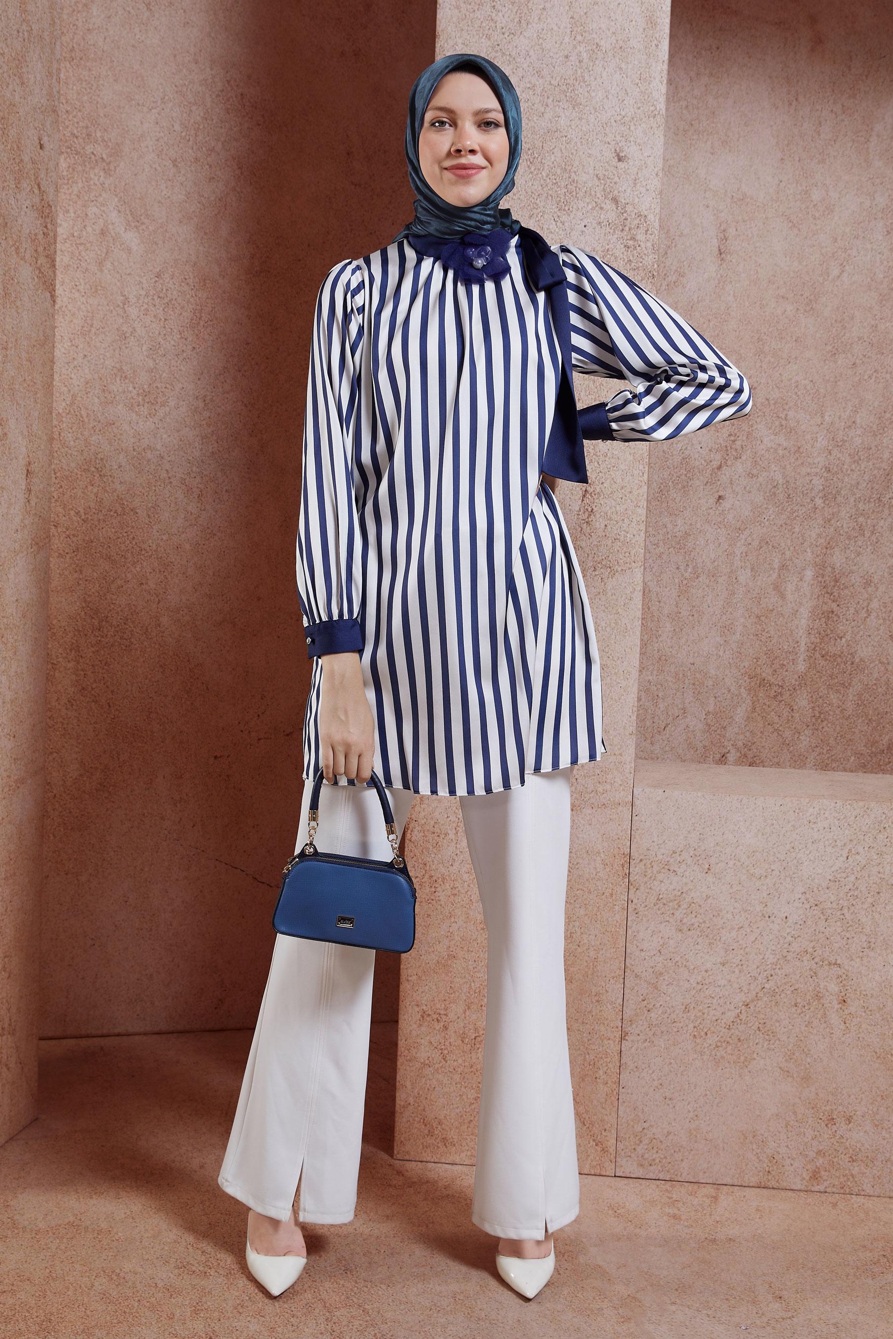 Tesettür giyim BEYAZ ÇİZGİLİ SATEN TUNİK 44629