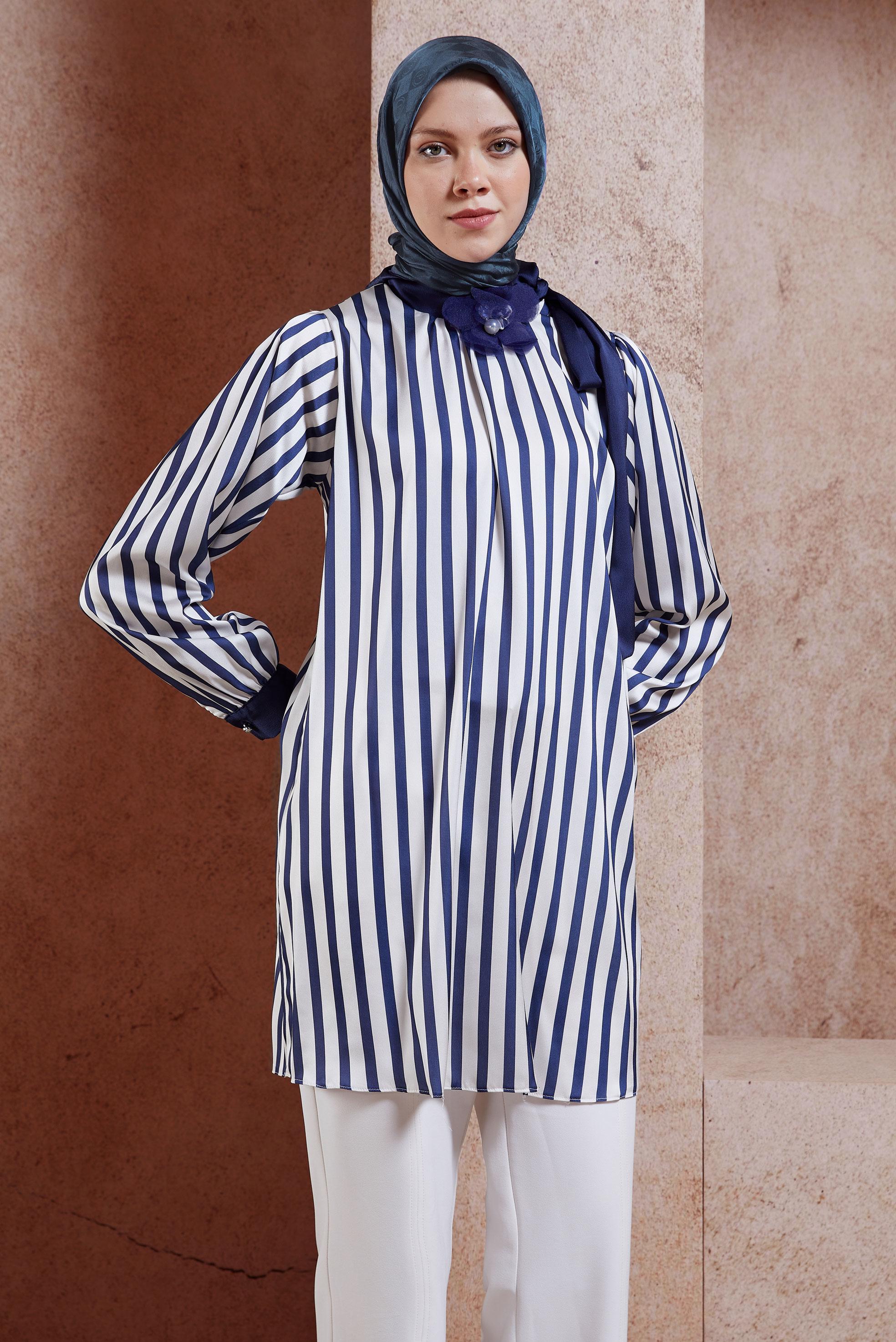 Tesettür giyim BEYAZ ÇİZGİLİ SATEN TUNİK 44629