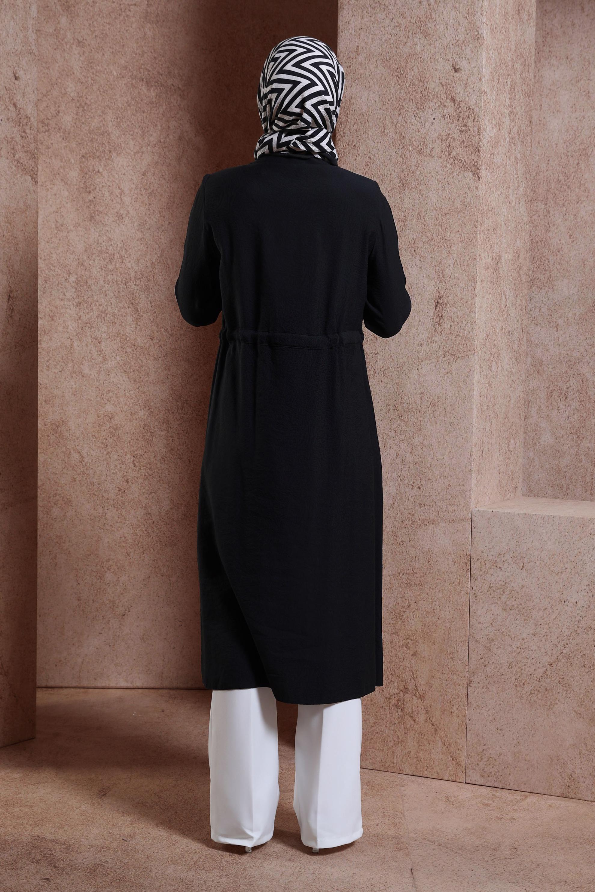 Tesettür giyim SİYAH BELİ BÜZGÜLÜ TRENÇKOT 10850