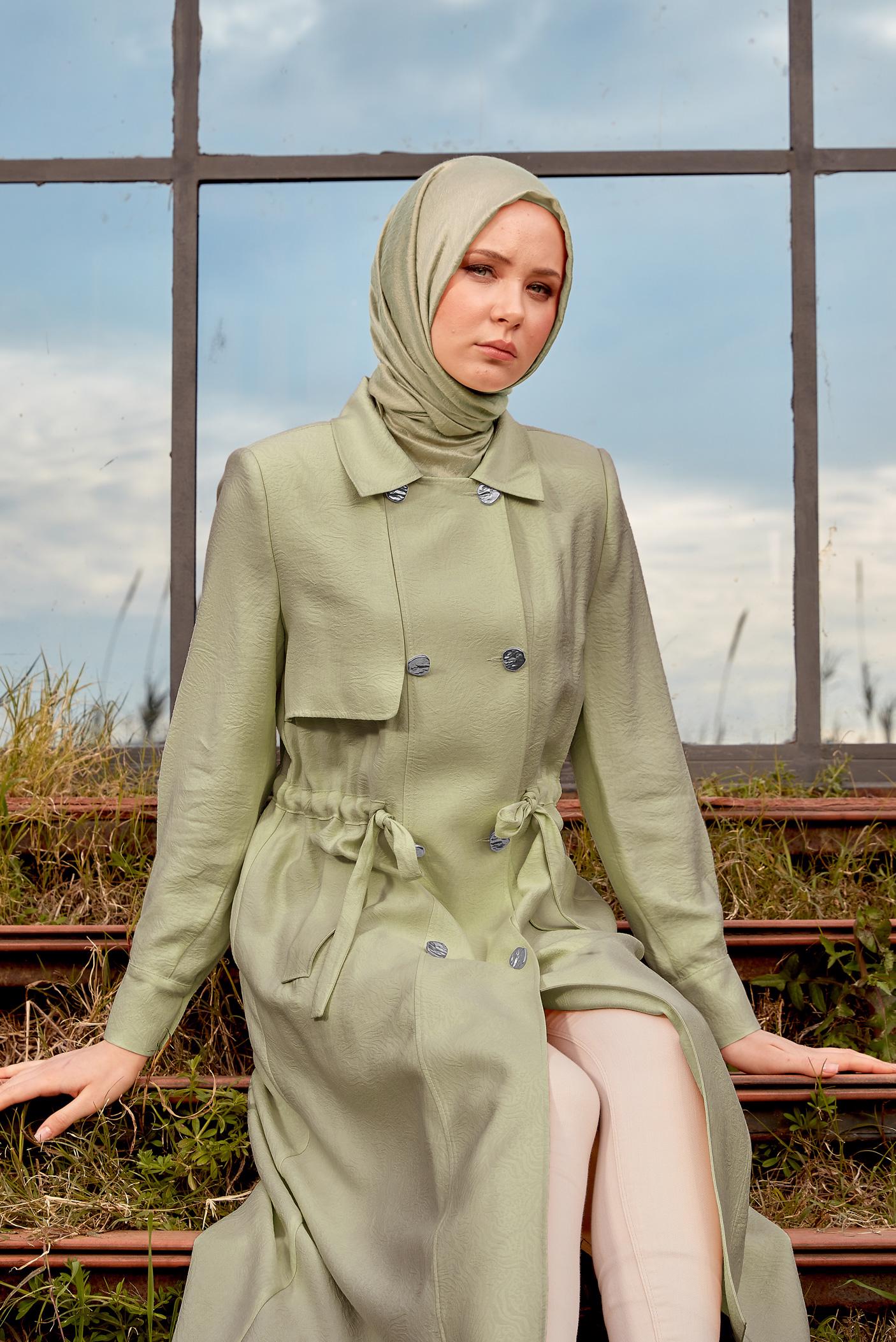 Tesettür giyim BEJ BELİ BÜZGÜLÜ TRENÇKOT 10850