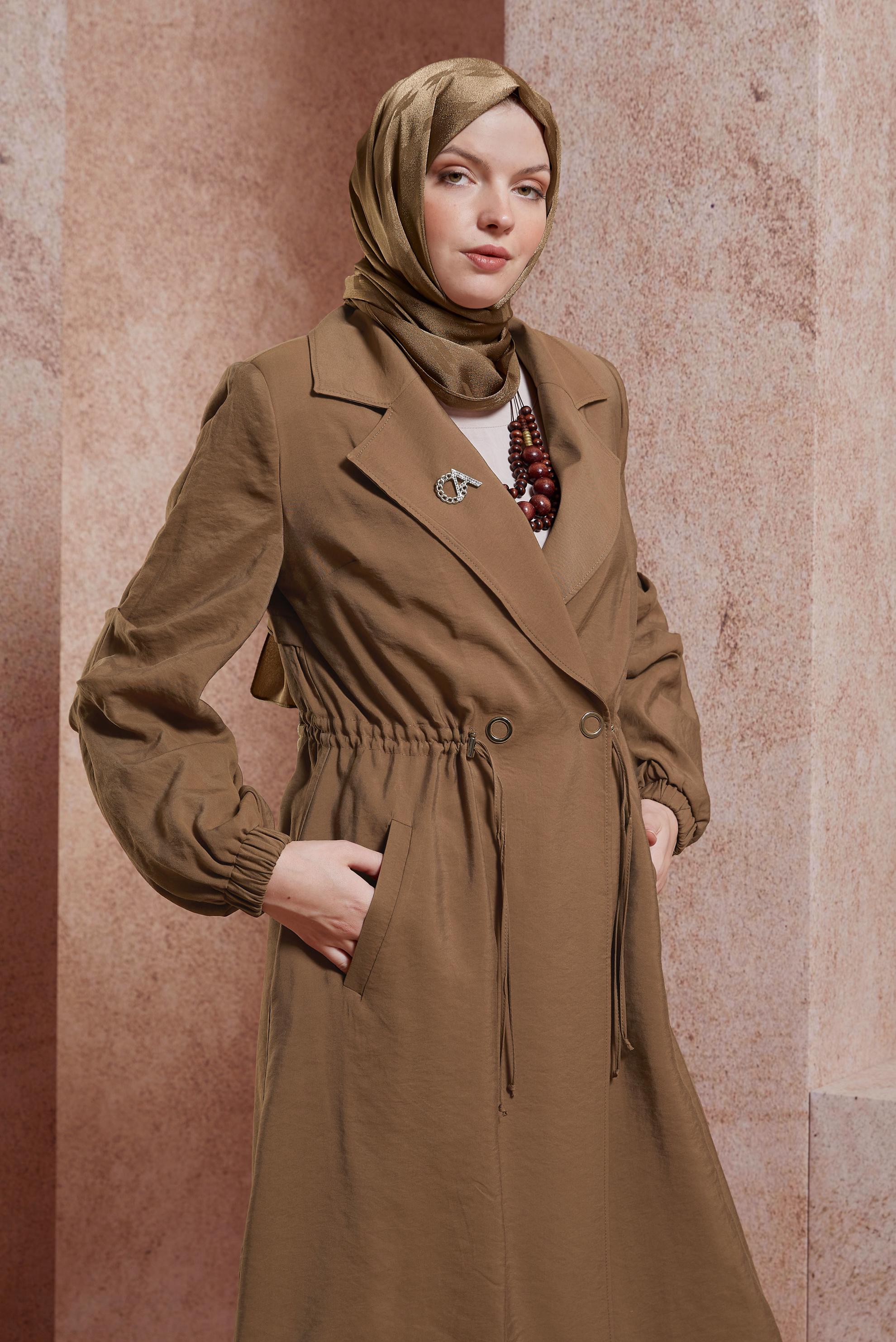 Tesettür giyim KAHVE BELİ BÜZGÜLÜ TRENÇKOT 10851