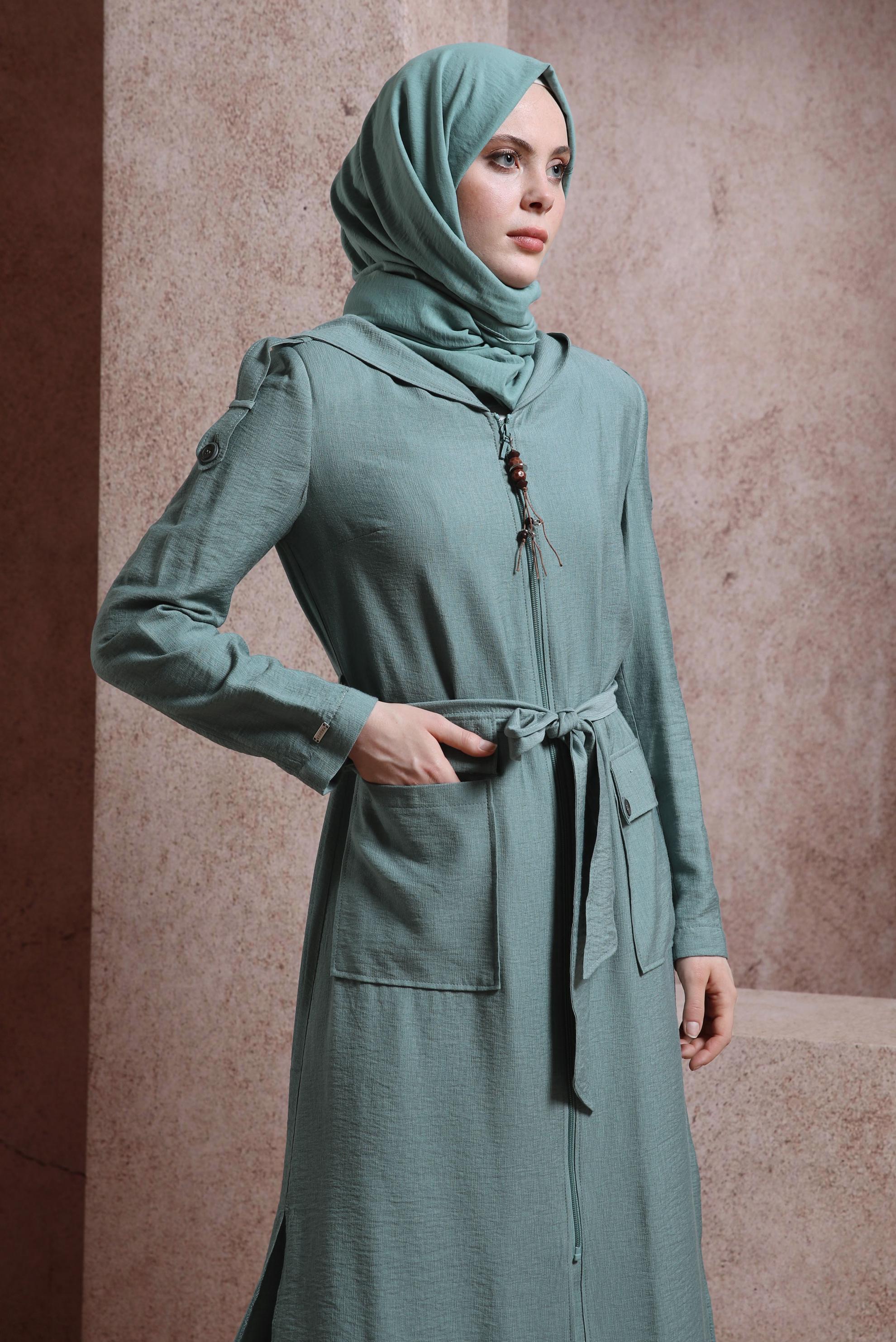 Tesettür giyim YEŞİL KUŞAKLI KAPÜŞONLU TRENÇKOT 10858