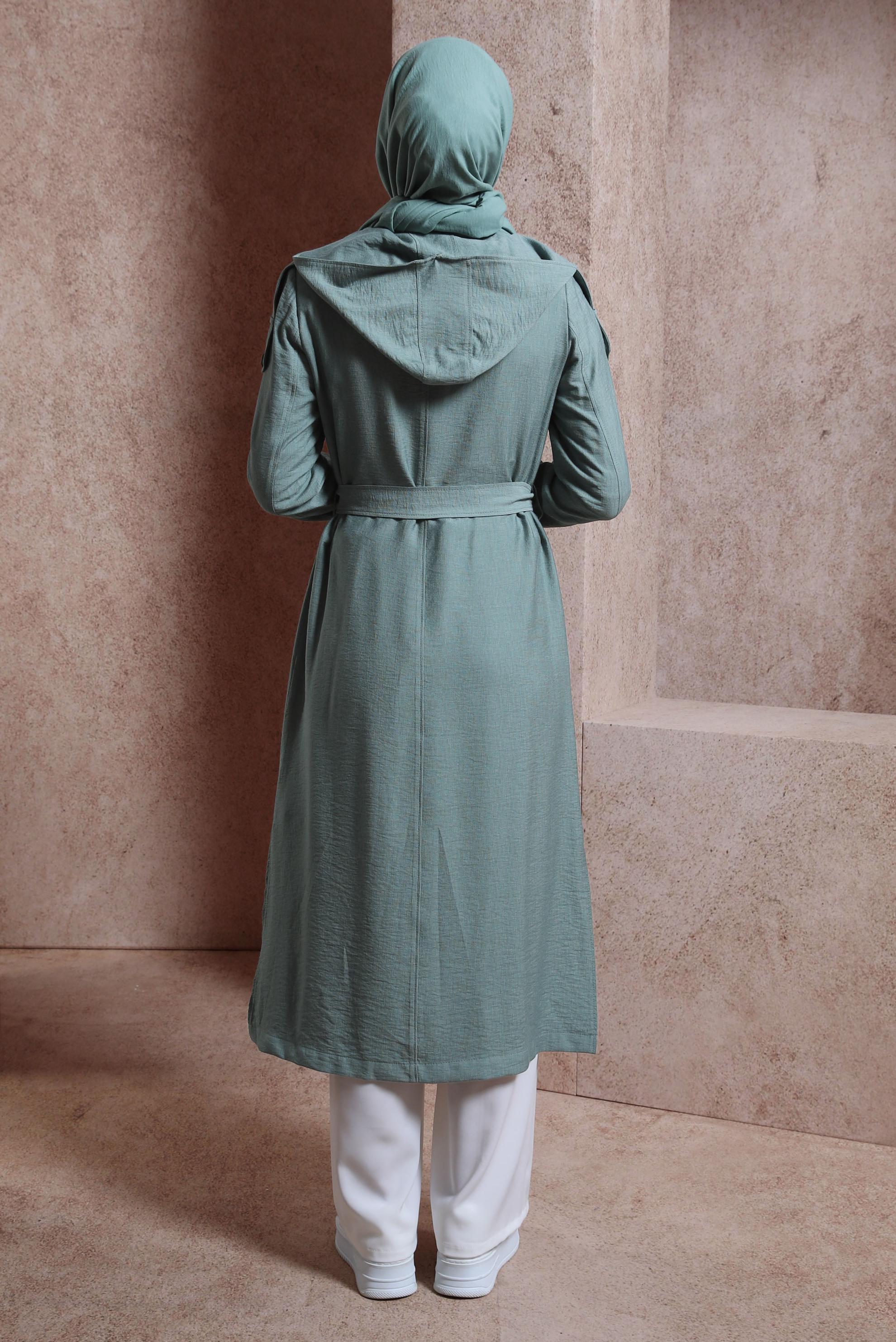 Tesettür giyim YEŞİL KUŞAKLI KAPÜŞONLU TRENÇKOT 10858