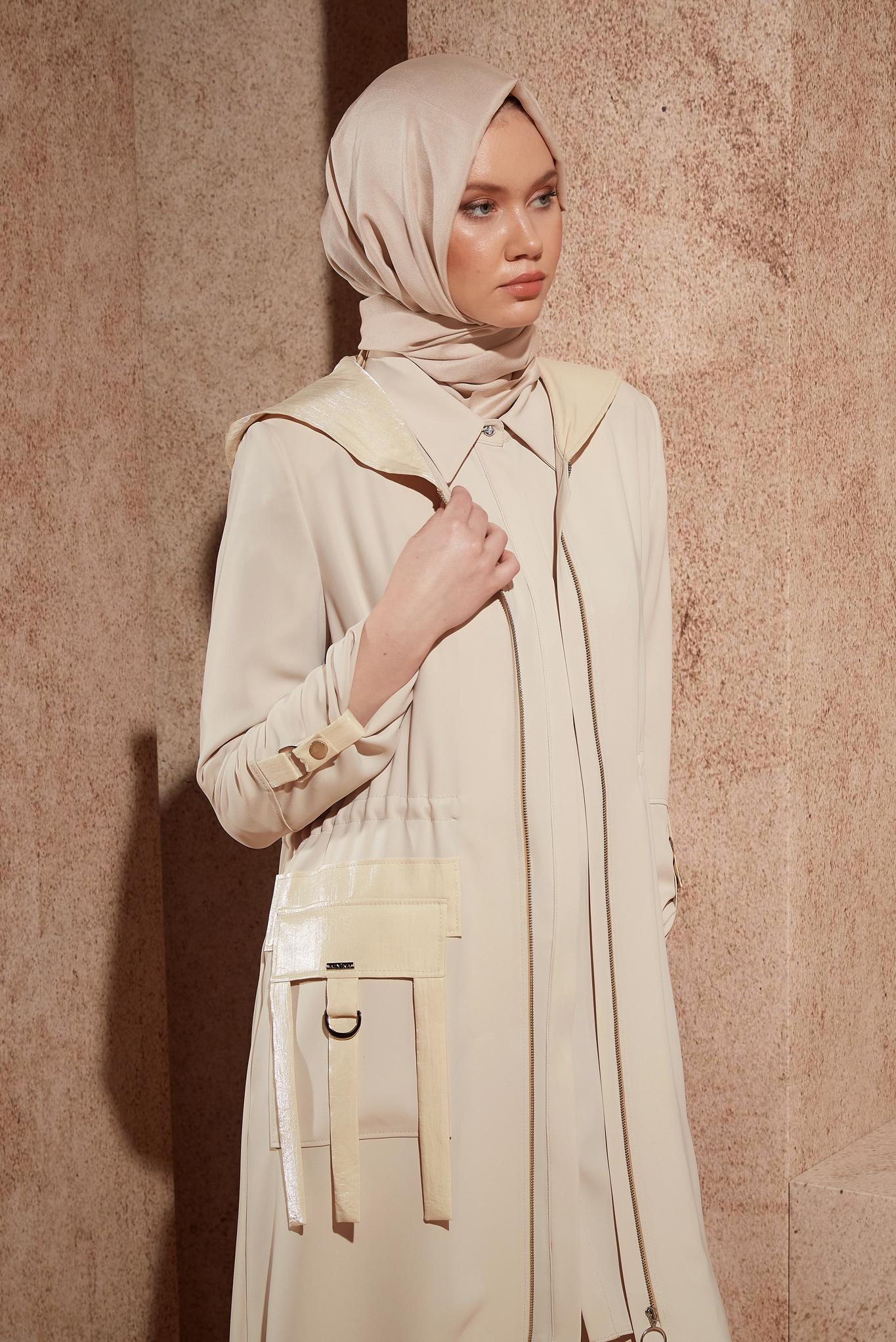 Tesettür giyim BEJ KAPÜŞONLU TRENÇKOT 10870