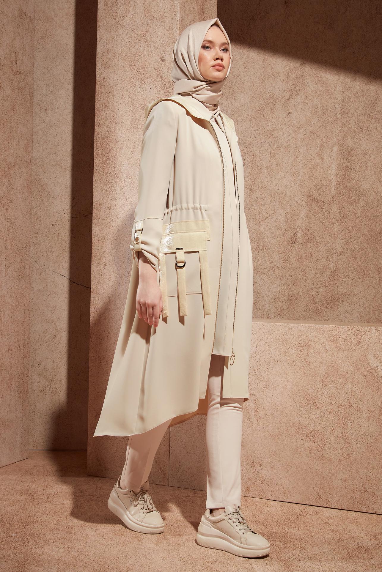 Tesettür giyim BEJ KAPÜŞONLU TRENÇKOT 10870