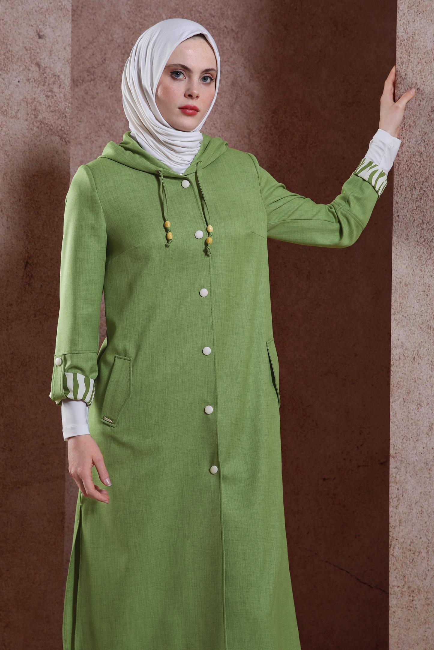 Tesettür giyim YEŞİL KAPÜŞONLU TRENÇKOT 10872