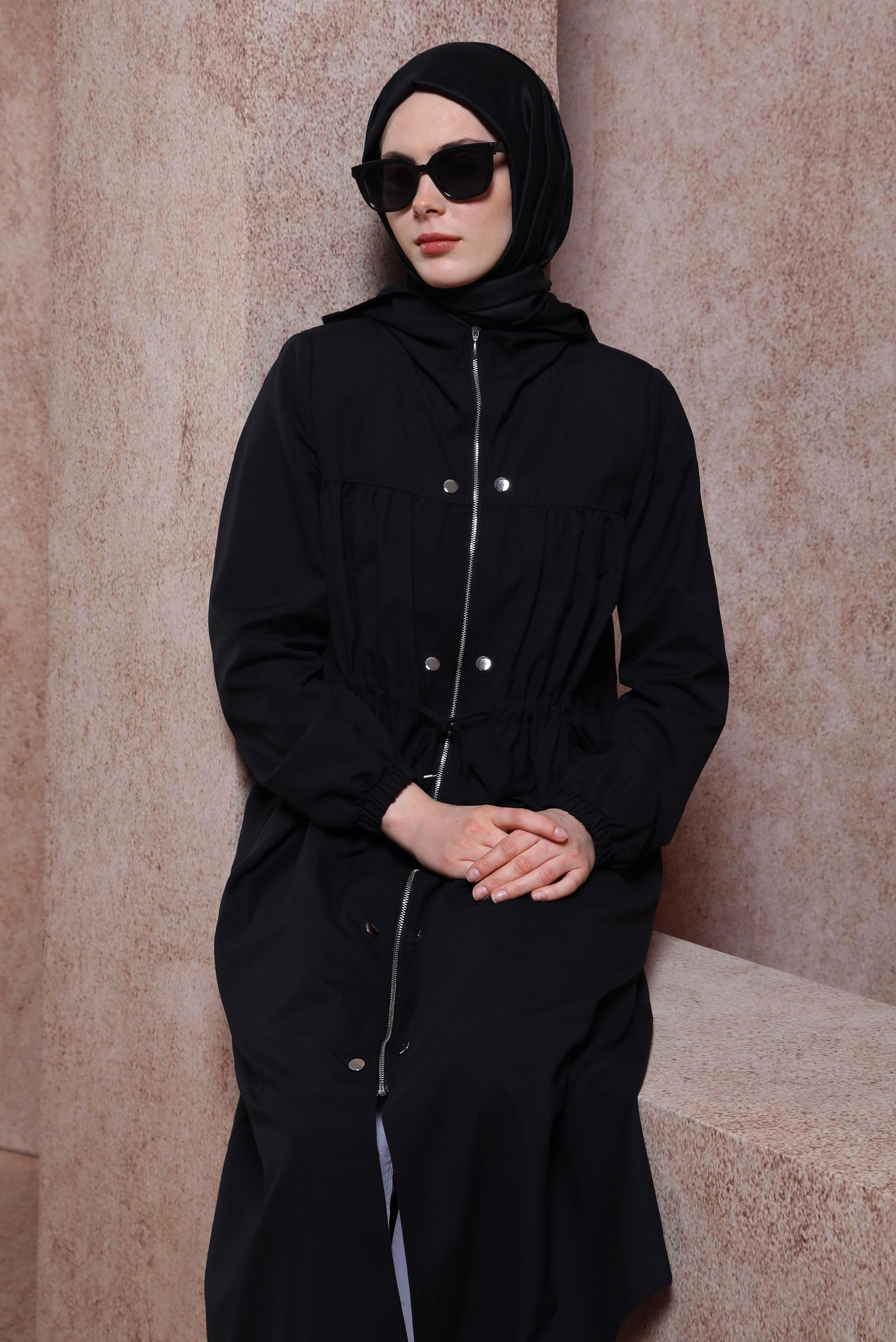 Tesettür giyim SİYAH KAPÜŞONLU TRENÇKOT 10873