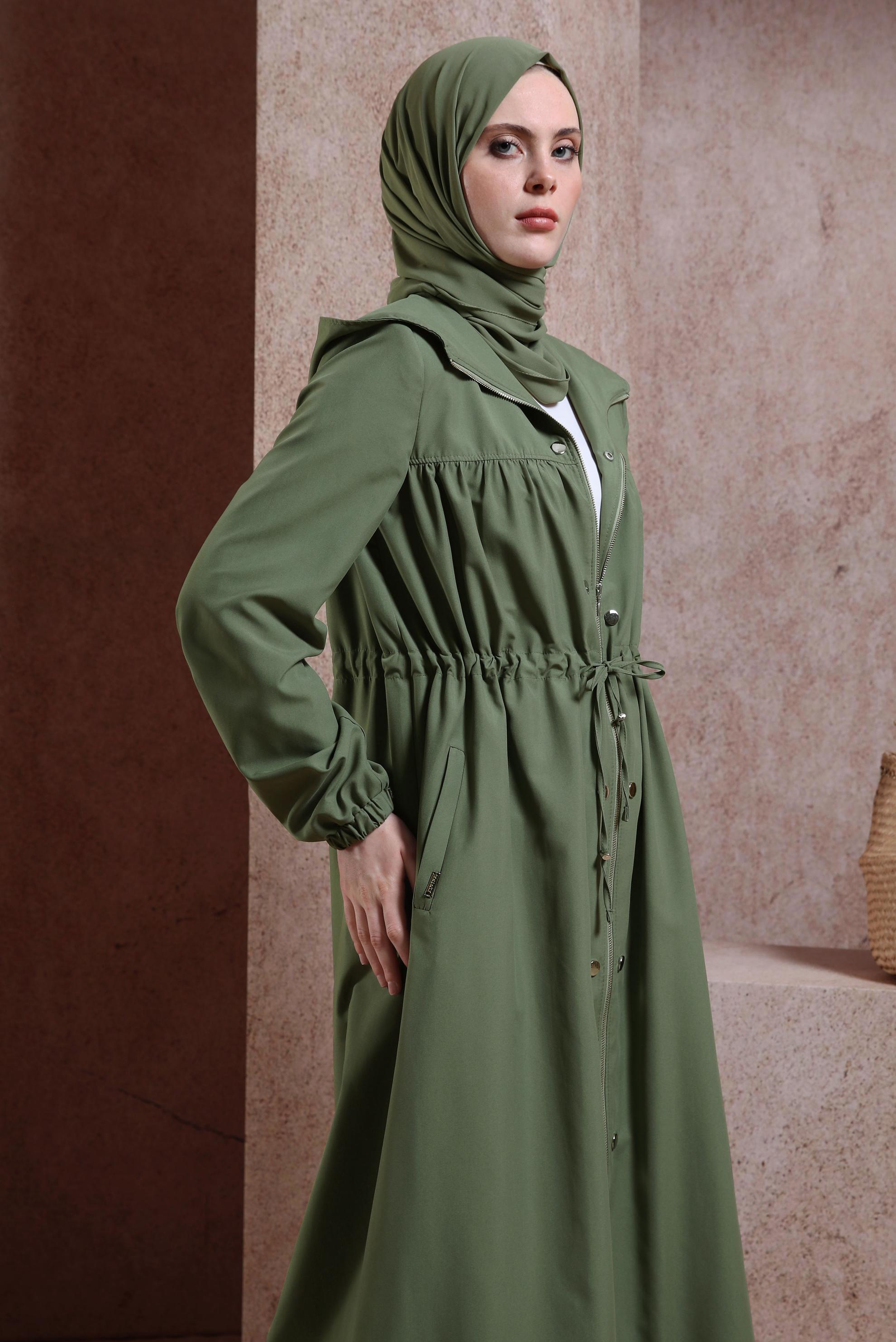 Tesettür giyim HAKİ KAPÜŞONLU TRENÇKOT 10873