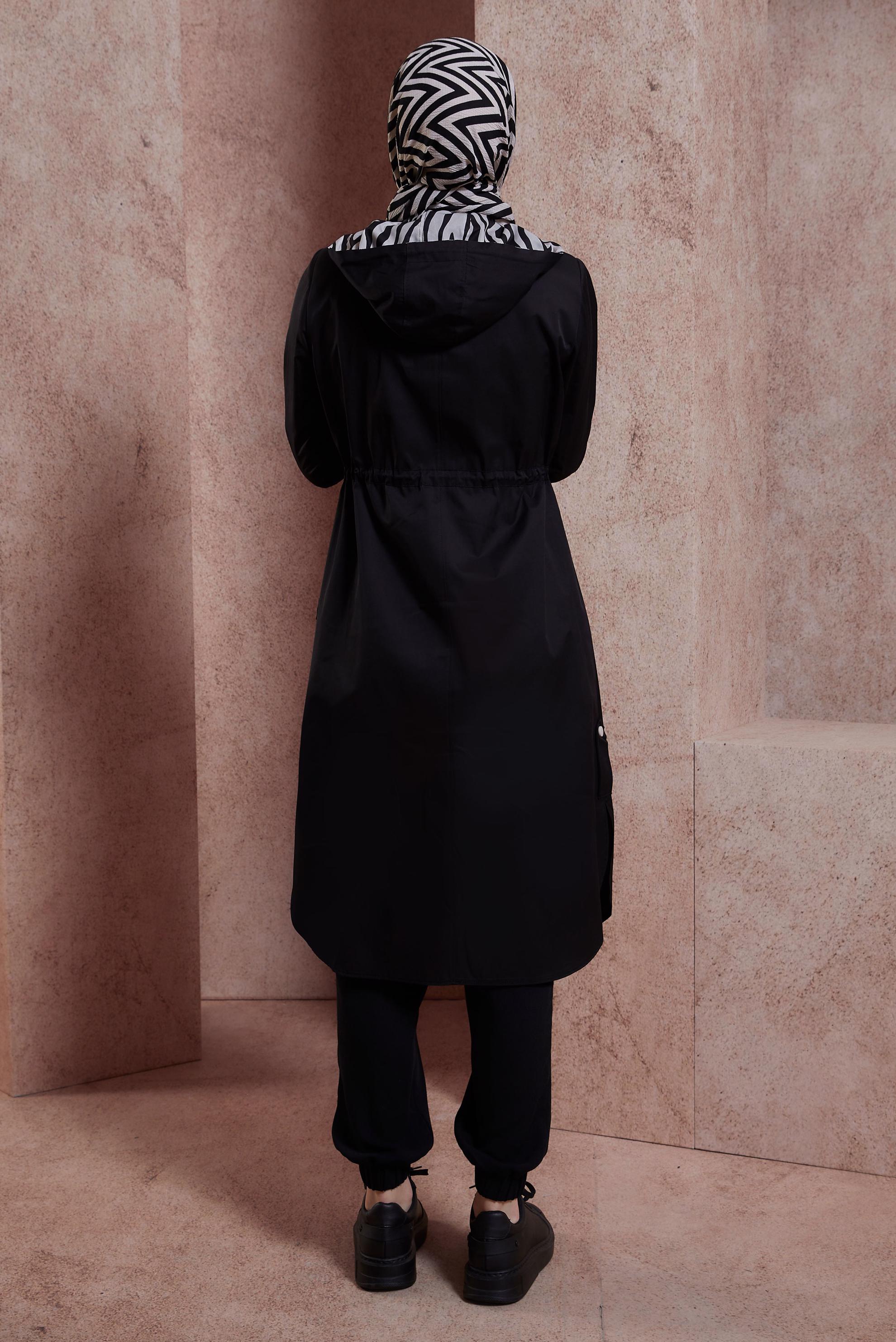 Tesettür giyim SİYAH KAPÜŞONLU TRENÇKOT 10874