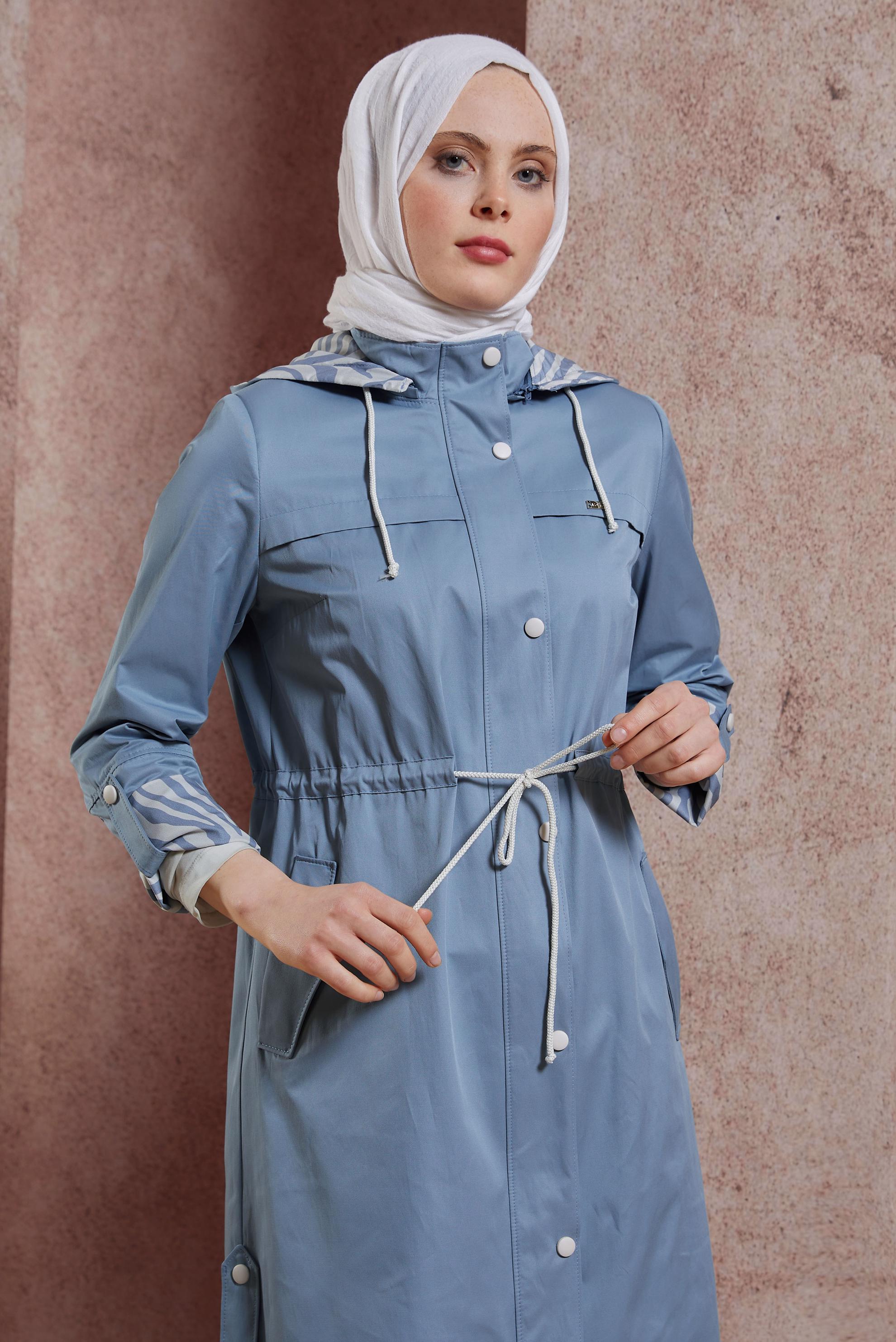 Tesettür giyim MAVİ KAPÜŞONLU TRENÇKOT 10874