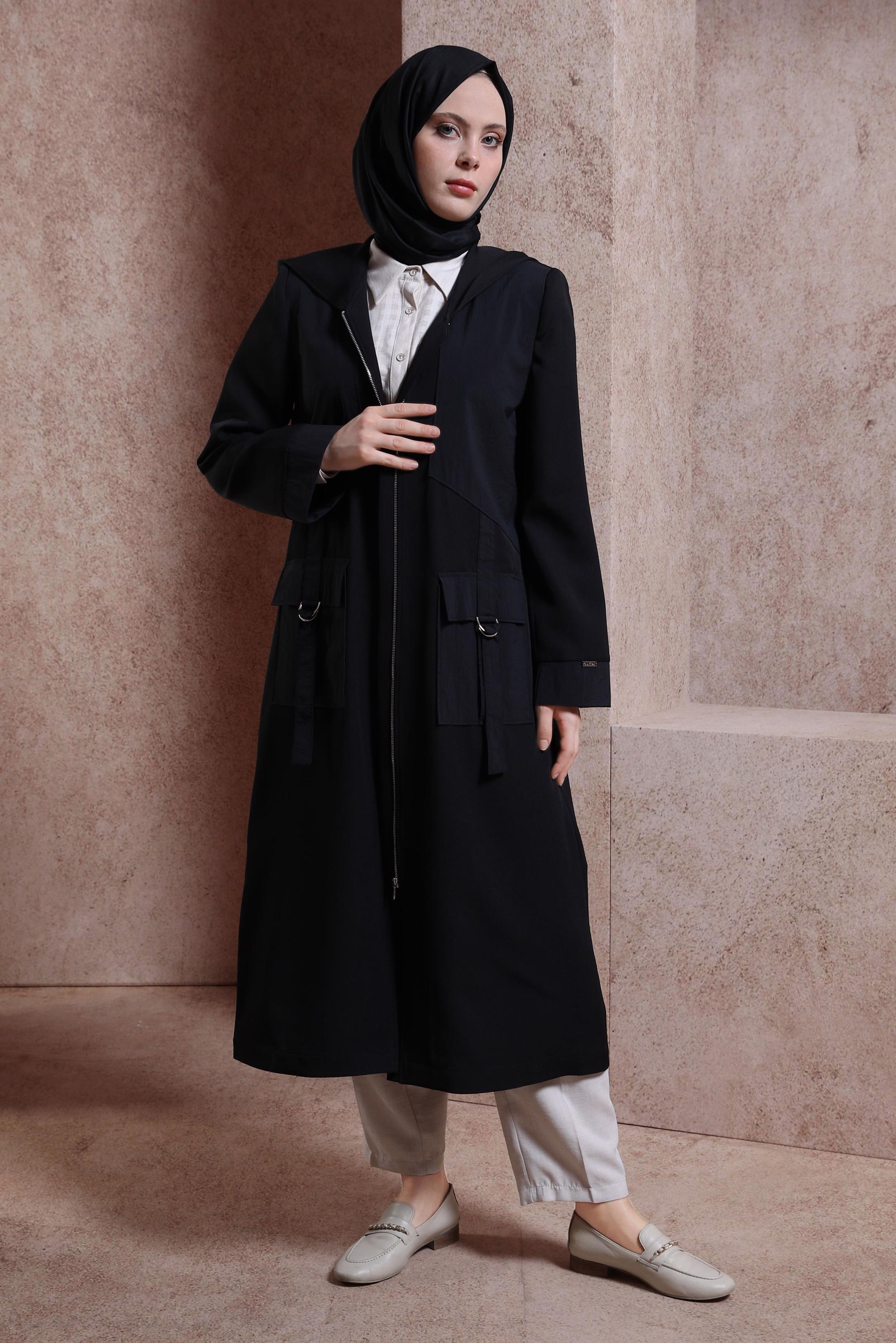 Tesettür giyim SİYAH KAPÜŞONLU TRENÇKOT 10875