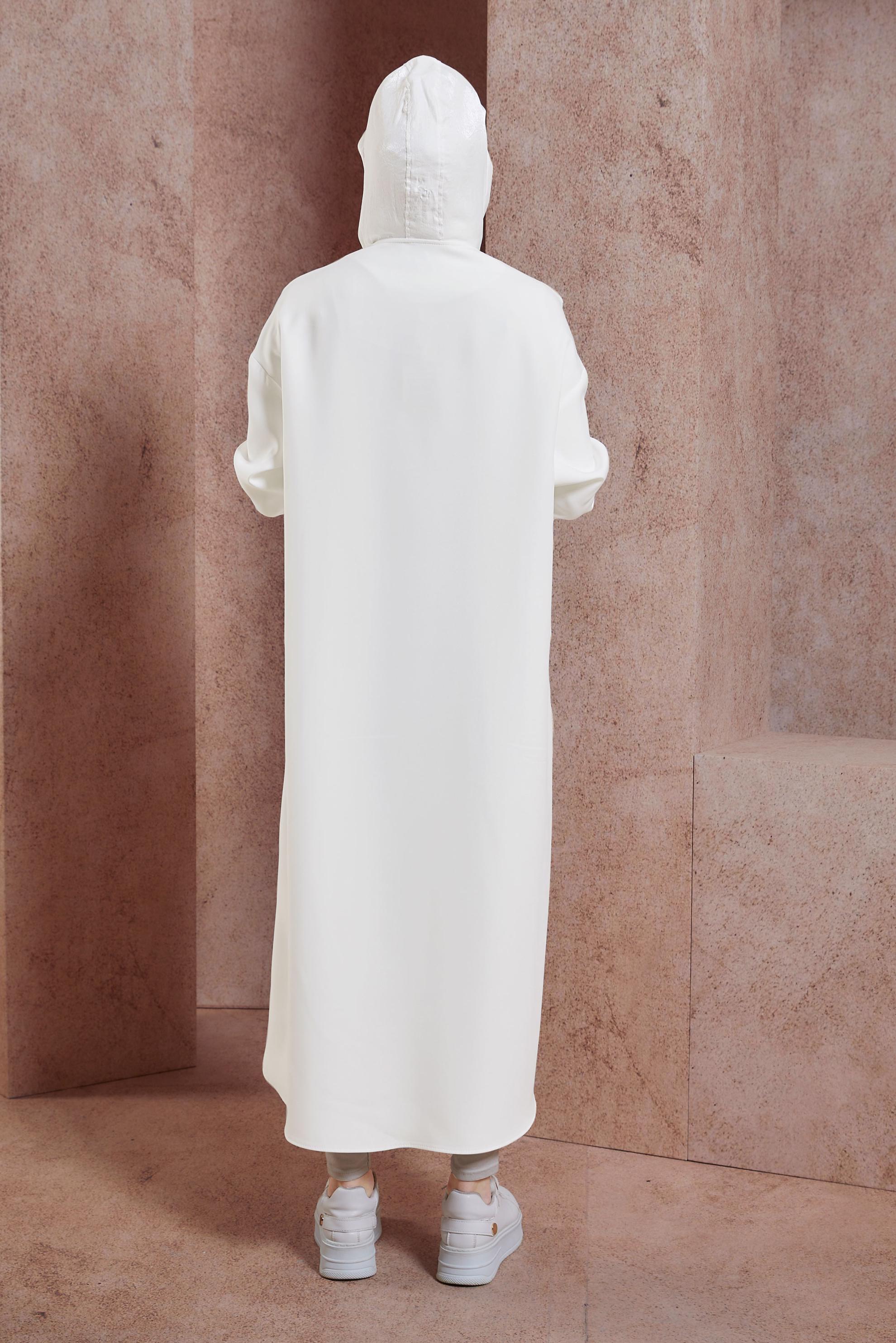 Tesettür giyim BEYAZ KAPÜŞONLU TRENÇKOT 10877