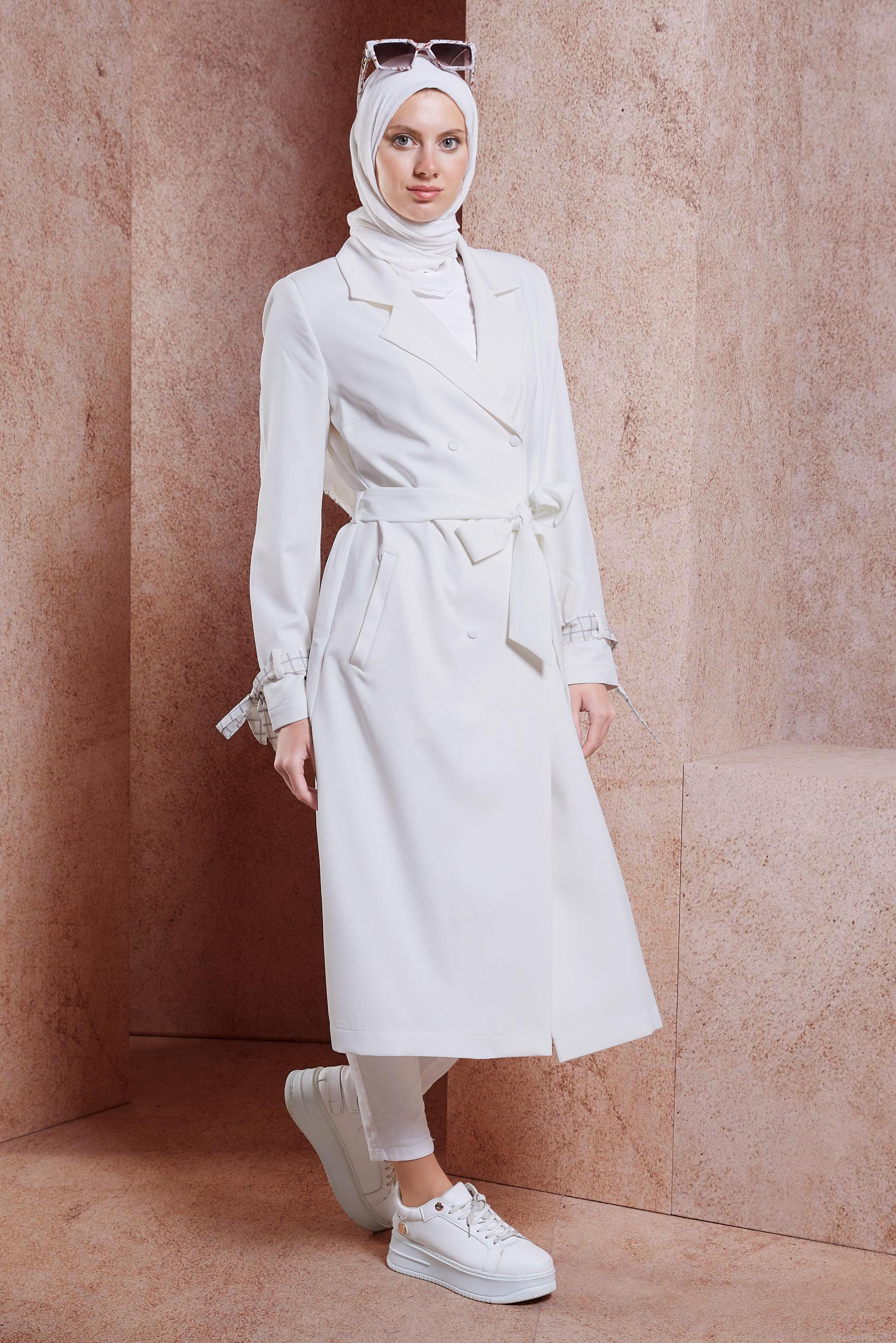 Tesettür giyim BEYAZ KUŞAKLI TRENÇKOT 10895
