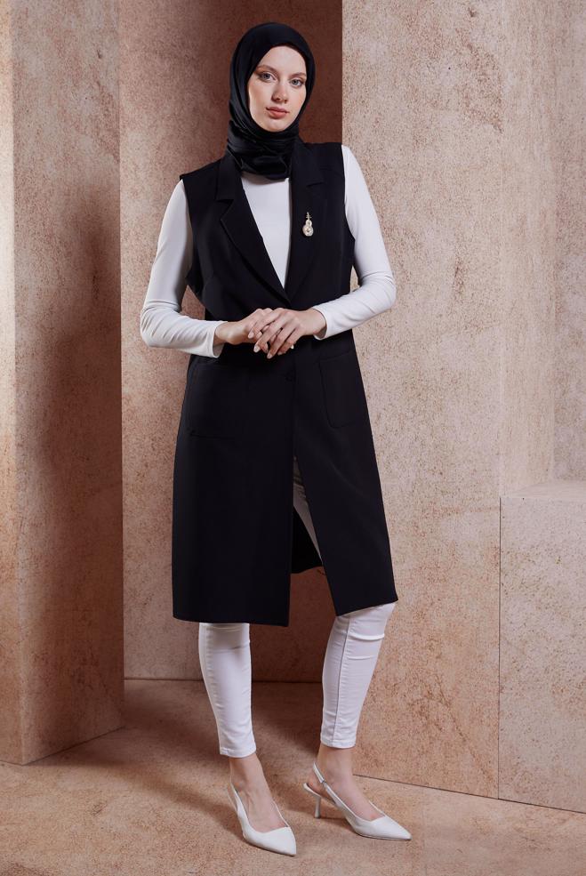 Tesettür giyim SİYAH BROŞ DETAYLI YELEK 44658 - ALVİNA