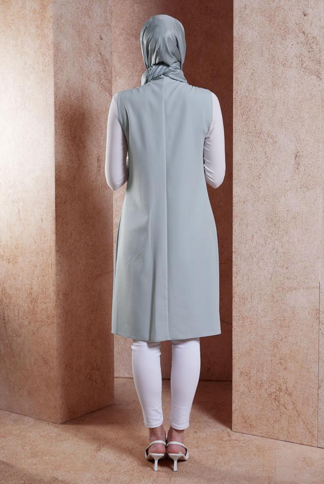 Tesettür giyim GÜMÜŞ BROŞ DETAYLI YELEK 44658 - ALVİNA