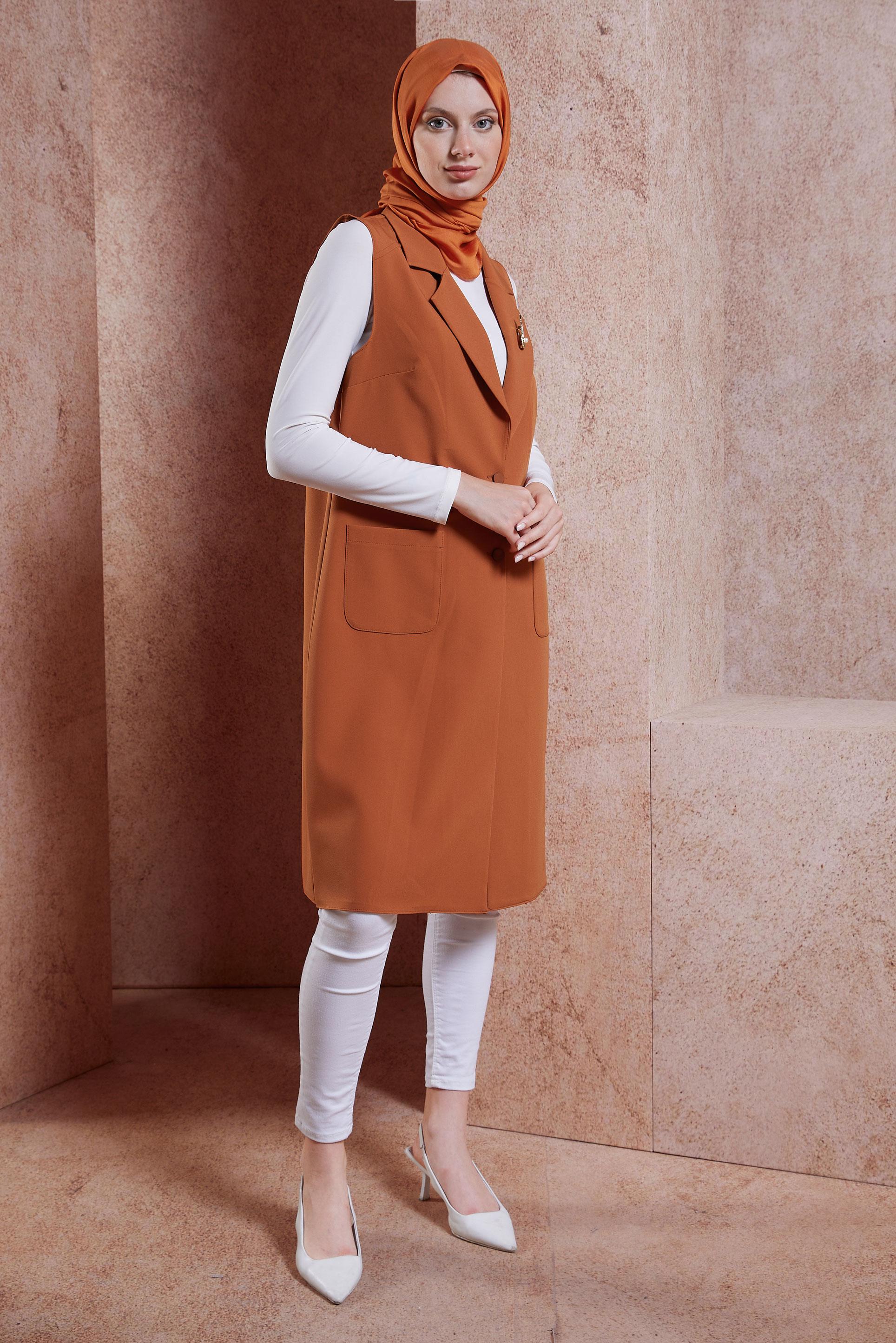 Tesettür giyim TURUNCU BROŞ DETAYLI YELEK 44658