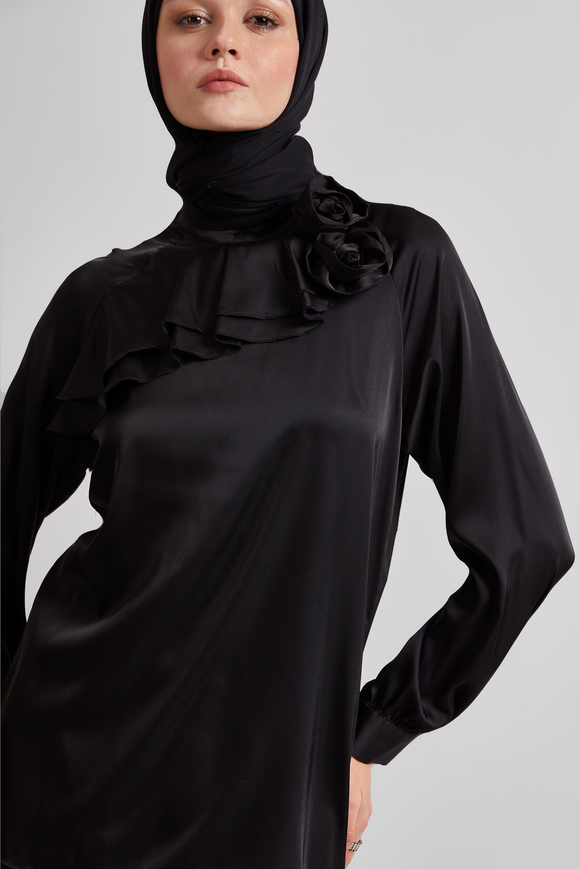 Tesettür giyim SİYAH GÜL DETAYLI SATEN BLUZ 44713