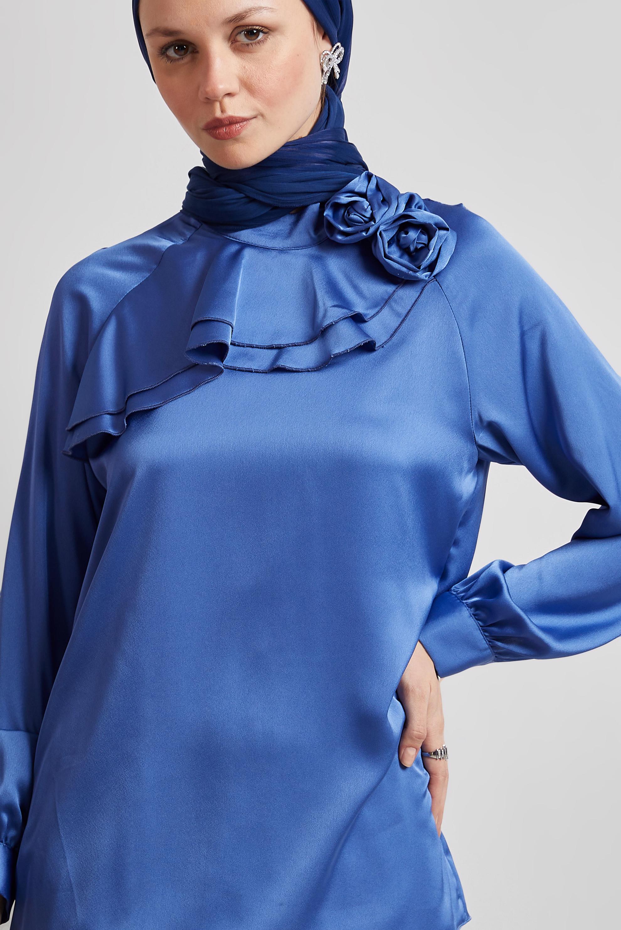 Tesettür giyim LACİVERT GÜL DETAYLI SATEN BLUZ 44713