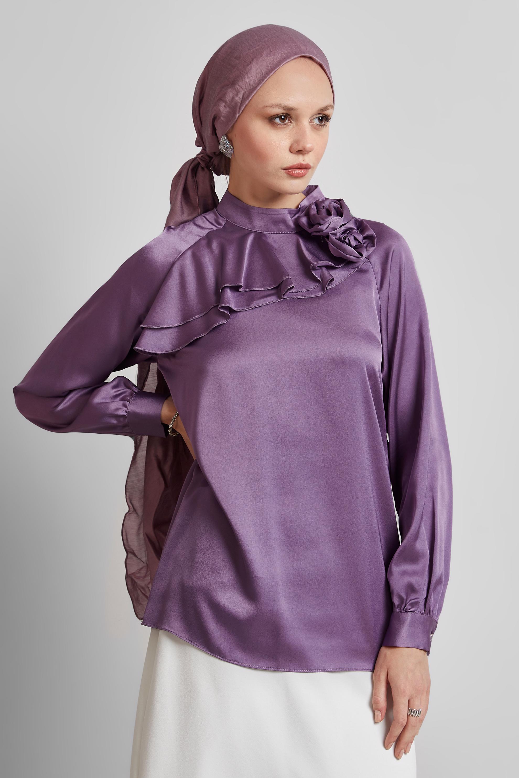 Tesettür giyim MOR GÜL DETAYLI SATEN BLUZ 44713