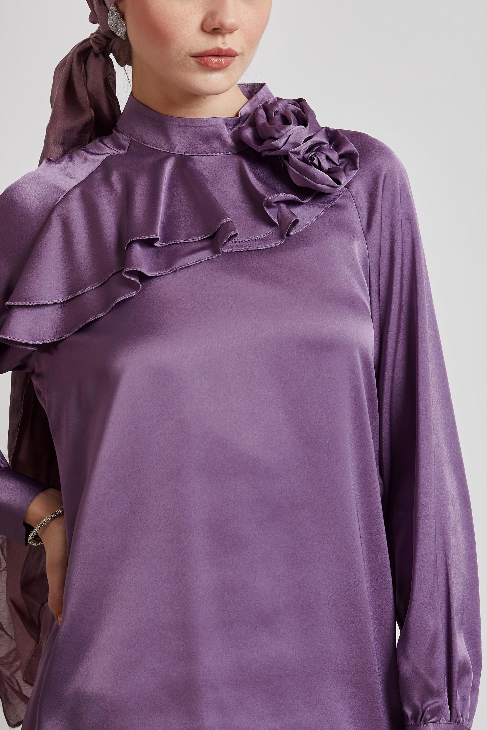 Tesettür giyim MOR GÜL DETAYLI SATEN BLUZ 44713