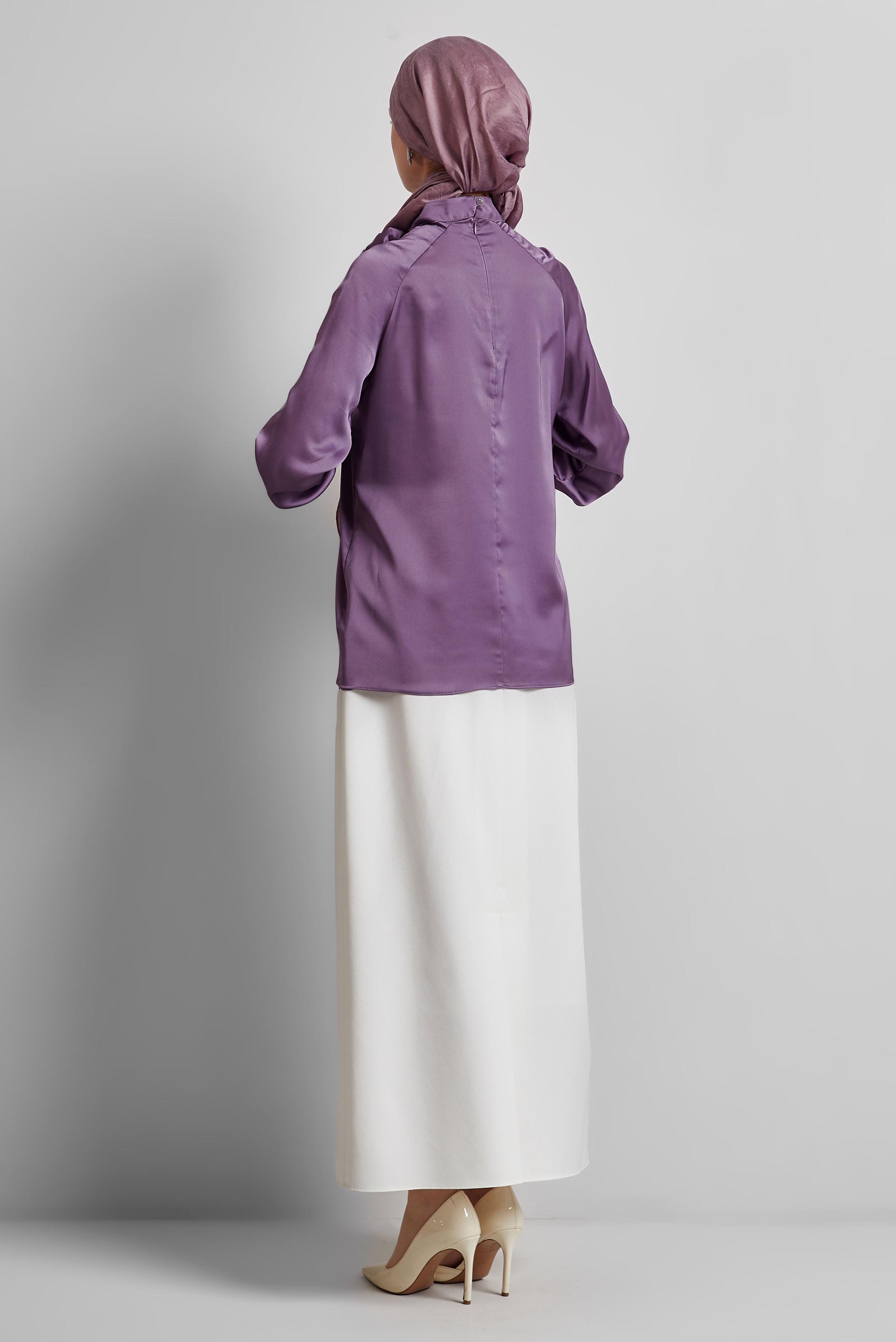 Tesettür giyim MOR GÜL DETAYLI SATEN BLUZ 44713