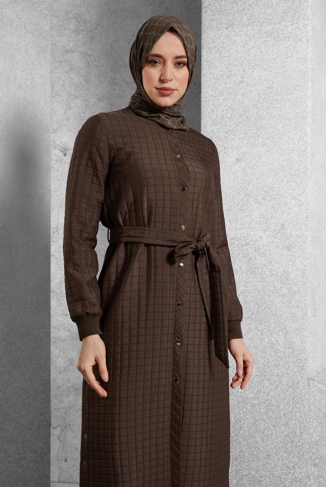 Tesettür giyim KAHVE KUŞAKLI KAPİTONE GİY ÇIK 45228 - ALVİNA