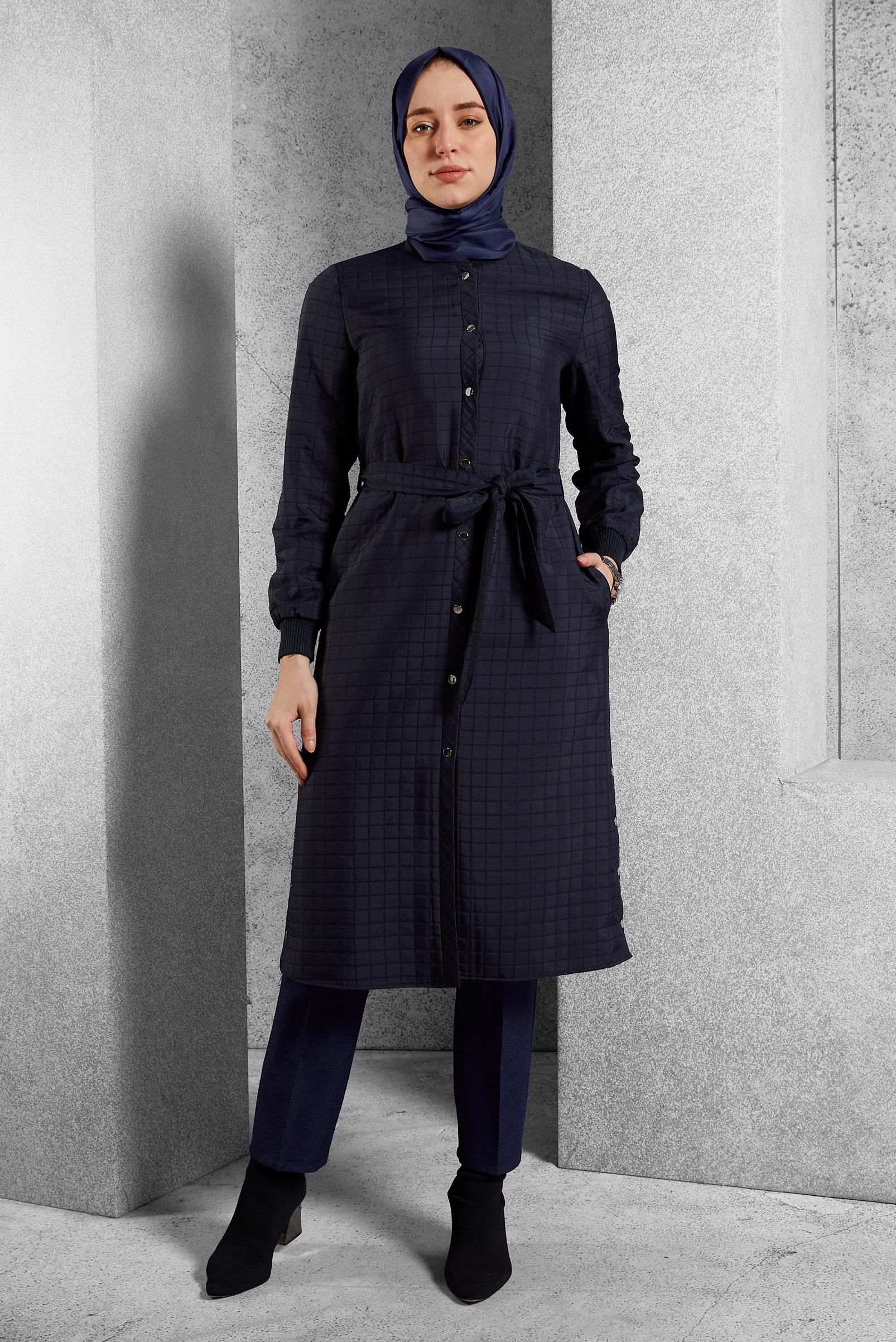 Tesettür giyim LACİVERT KUŞAKLI KAPİTONE GİY ÇIK 45228