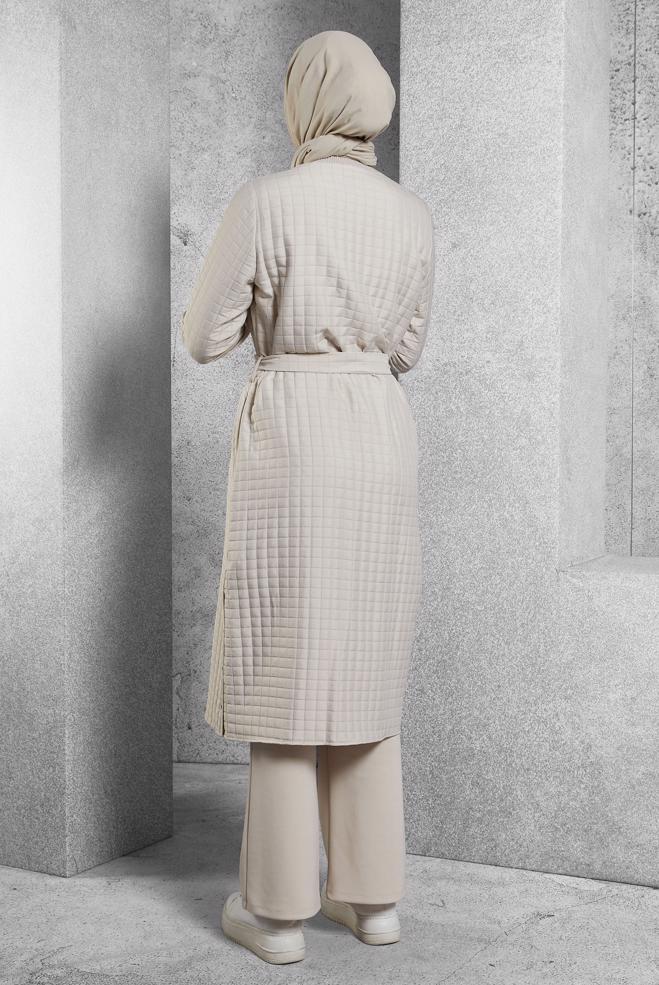 Vêtements hijab BEIGE VESTE MATELASSÉE CEINTURÉE 45228 - ALVİNA