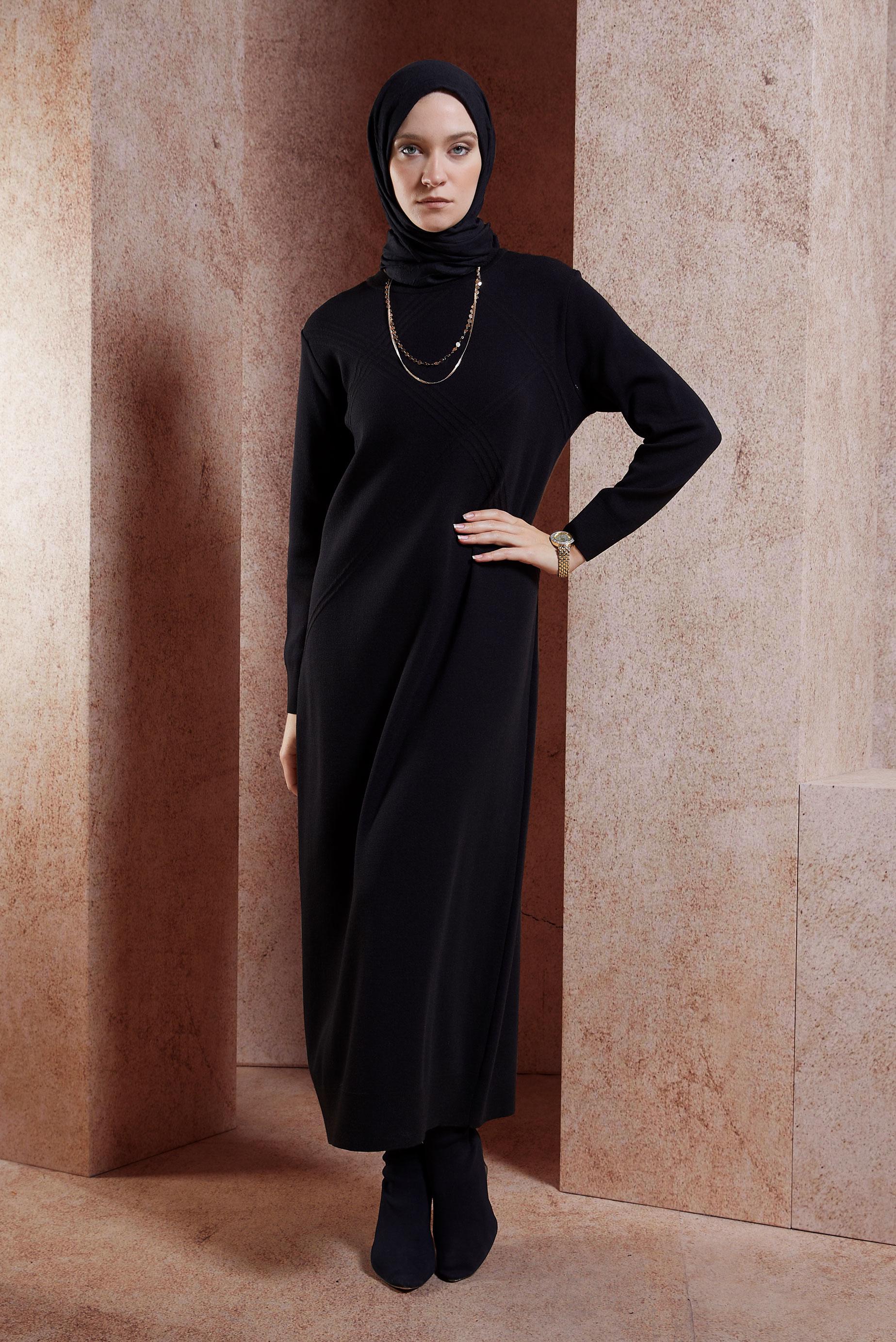 Tesettür giyim SİYAH BİSİKLET YAKA TRİKO ELBİSE 44909