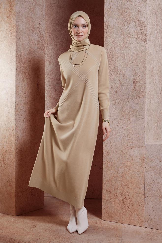 Tesettür giyim BEJ BİSİKLET YAKA TRİKO ELBİSE 44909 - ALVİNA
