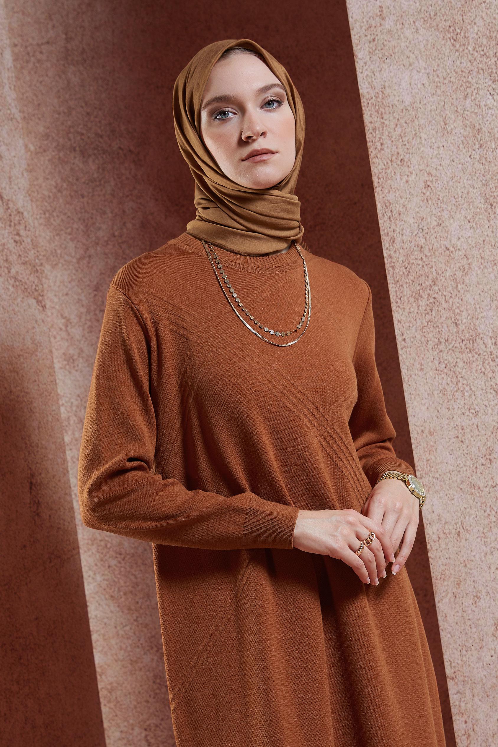 Tesettür giyim TURUNCU BİSİKLET YAKA TRİKO ELBİSE 44909