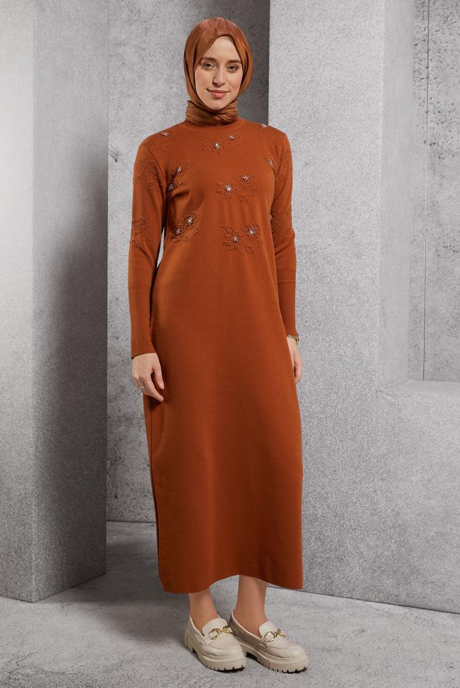 Vêtements hijab ORANGE ROBE EN MAILLE AVEC DÉTAIL DE GEMMES 44915 - ALVİNA