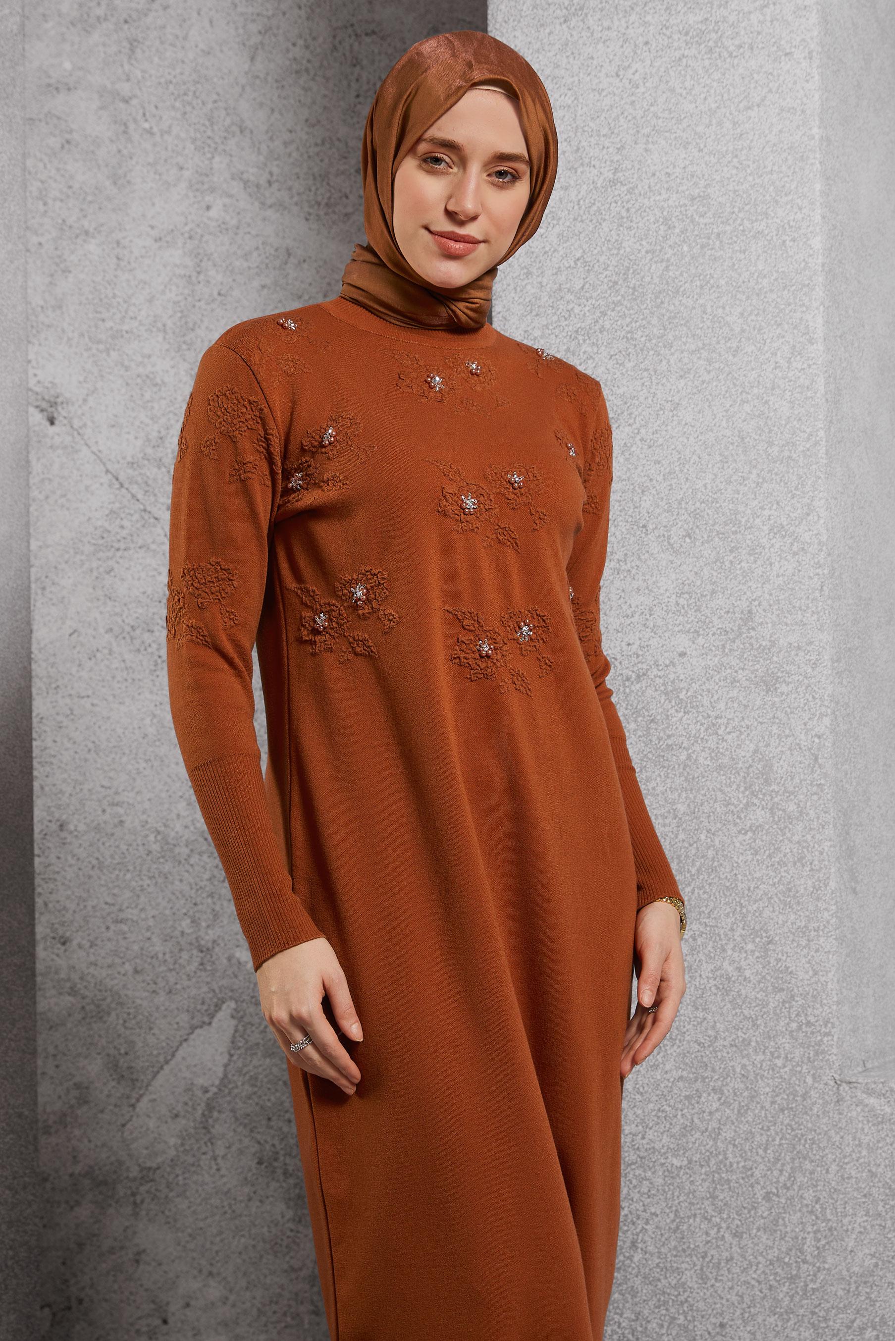 Vêtements hijab ORANGE ROBE EN MAILLE AVEC DÉTAIL DE GEMMES 44915