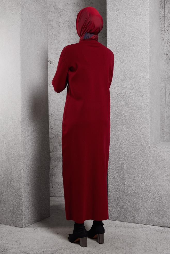 Vêtements hijab ROUGE BORDEAUX ROBE EN MAILLE AVEC DÉTAIL DE GEMMES 44915 - ALVİNA