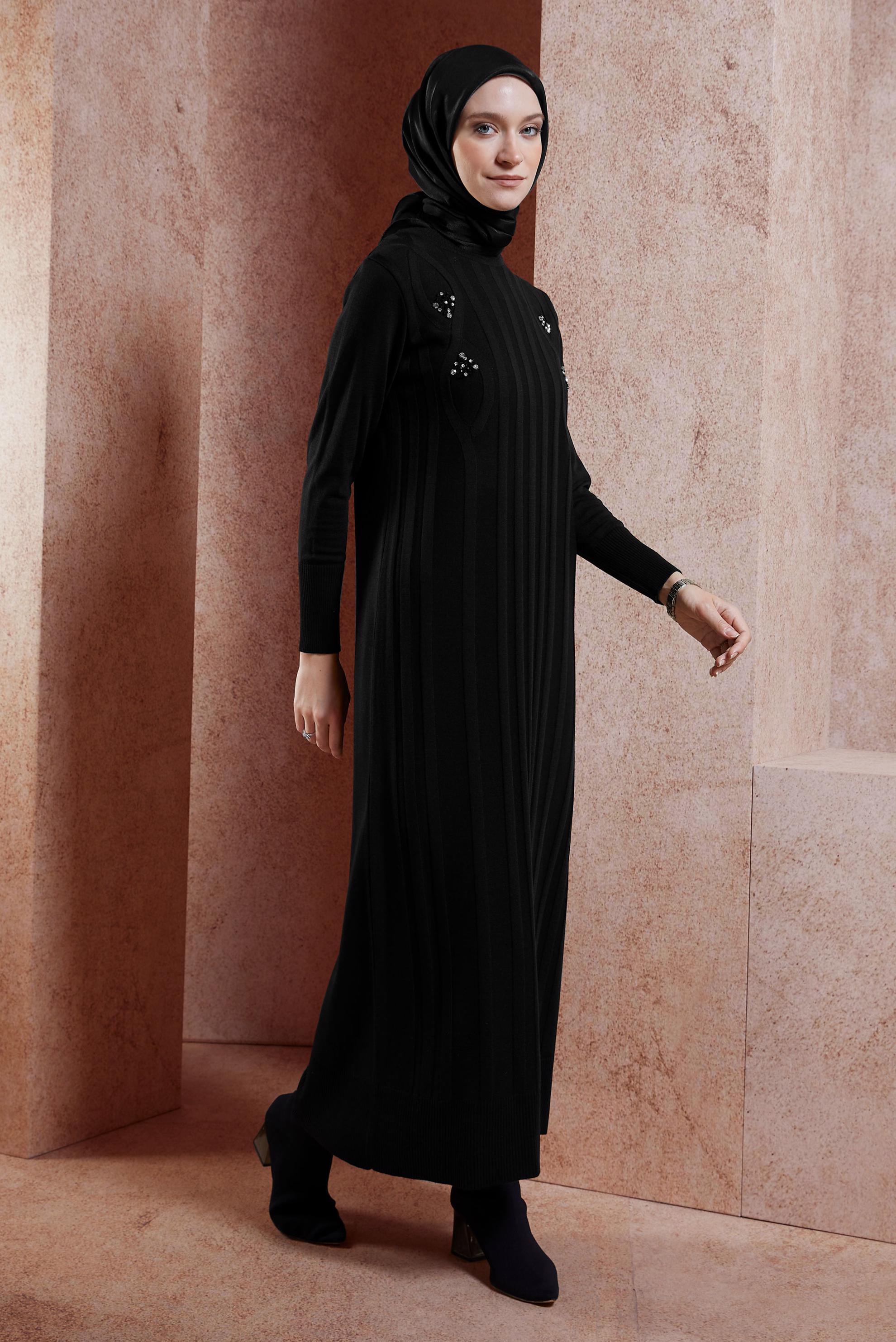 Tesettür giyim SİYAH TAŞ DETAYLI TRİKO ELBİSE 44917