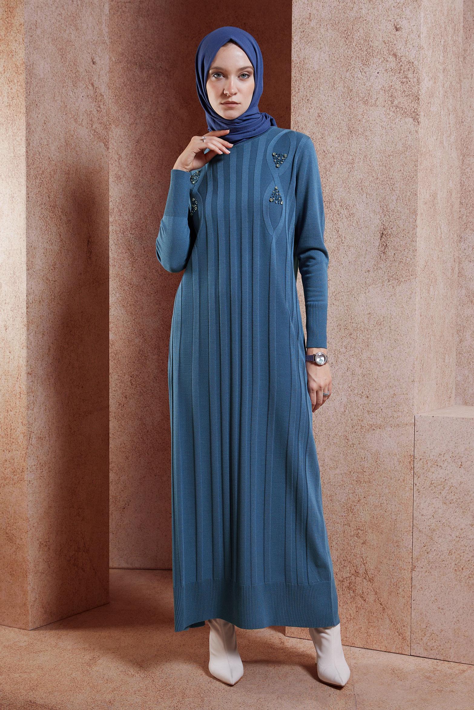 Tesettür giyim LACİVERT TAŞ DETAYLI TRİKO ELBİSE 44917