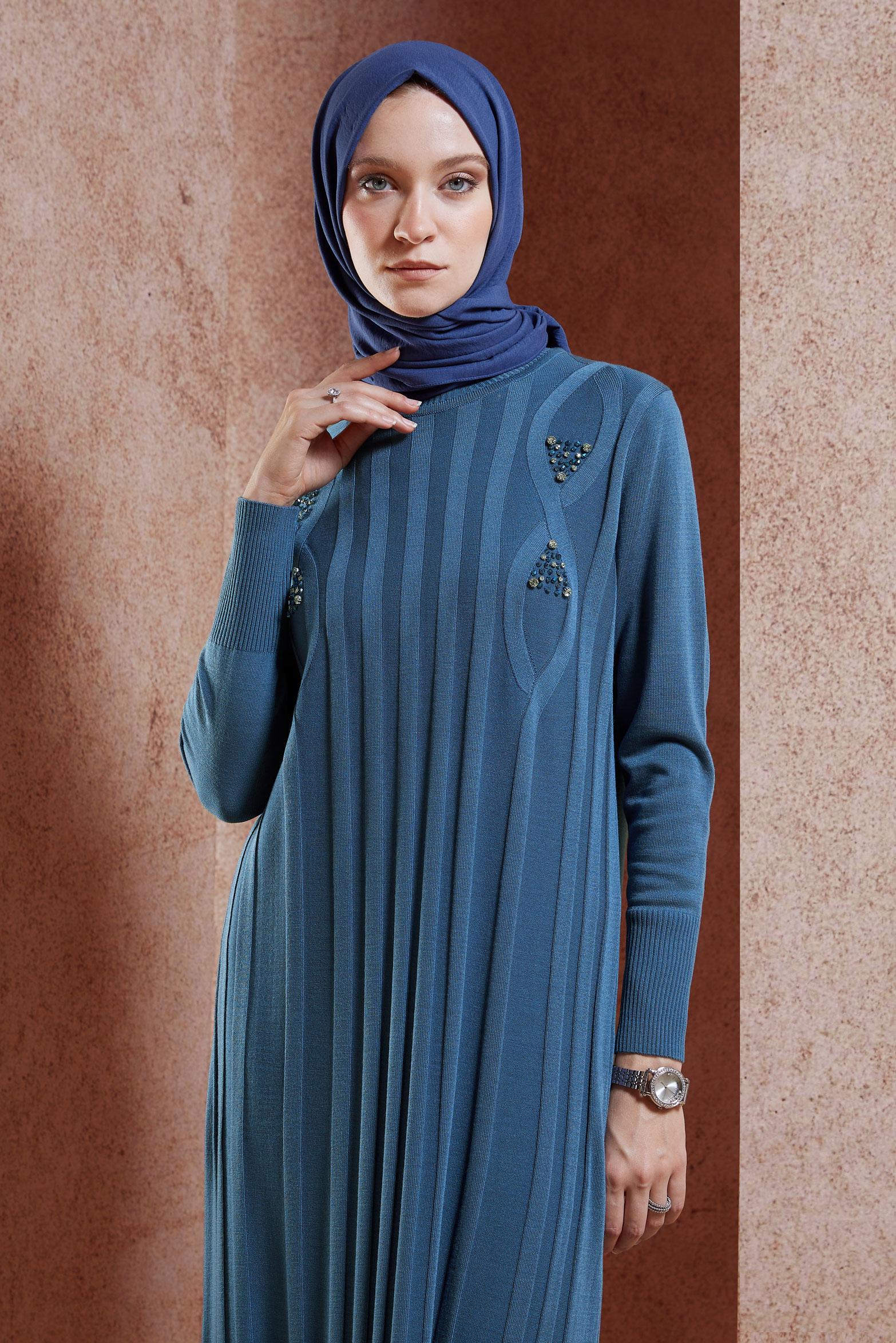 Tesettür giyim LACİVERT TAŞ DETAYLI TRİKO ELBİSE 44917