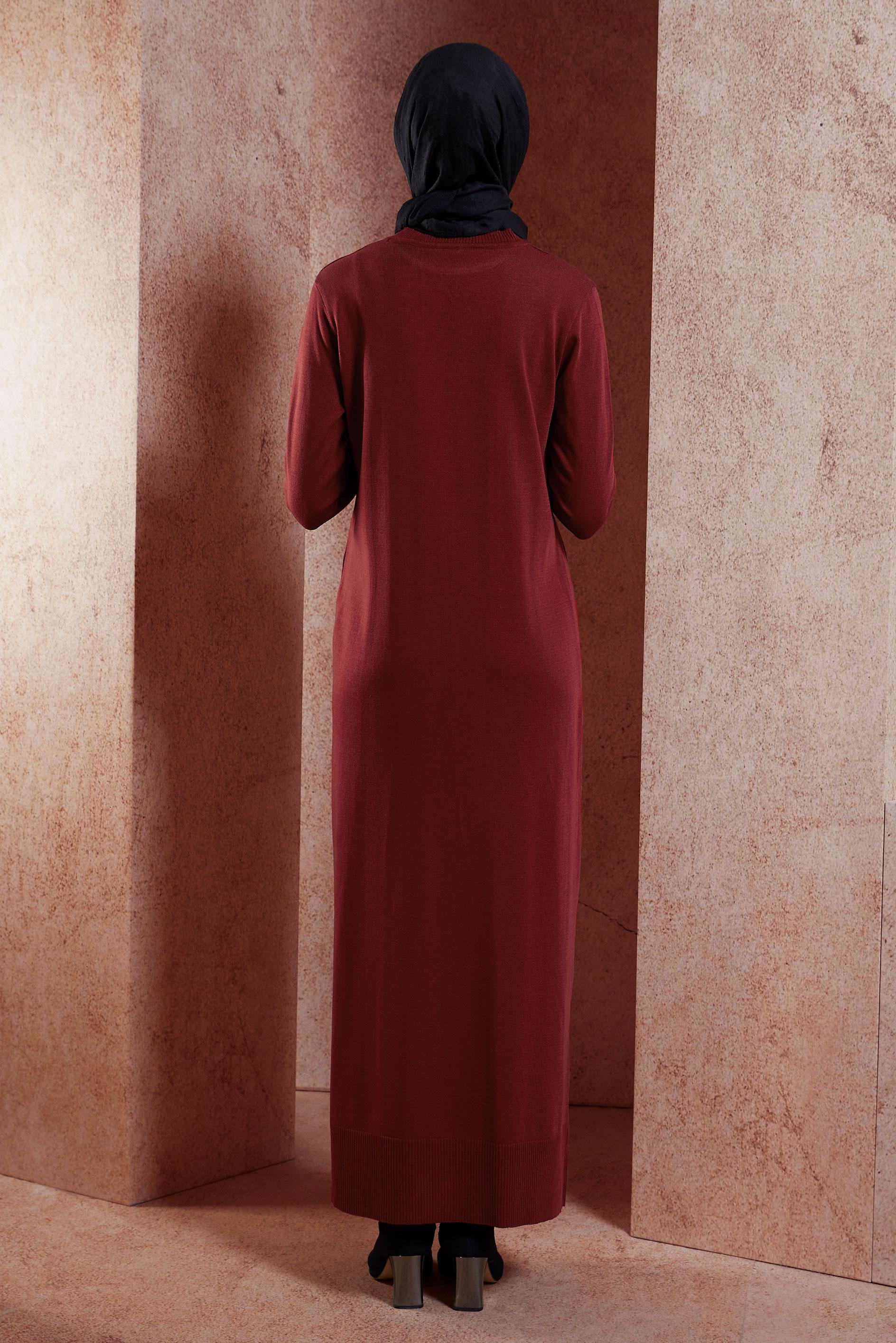 Vêtements hijab ROUGE BORDEAUX ROBE EN TRICOT BRODÉE DE PIERRES PRÉCIEUSES 44917