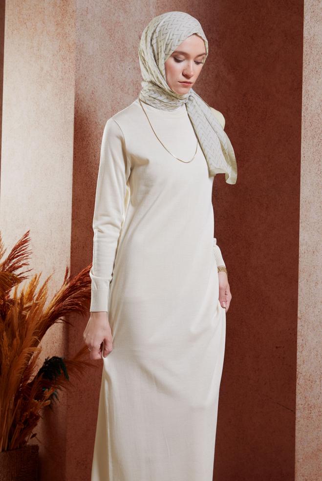 Tesettür giyim BEJ BOĞAZLI YAKA TRİKO ELBİSE 44921 - ALVİNA