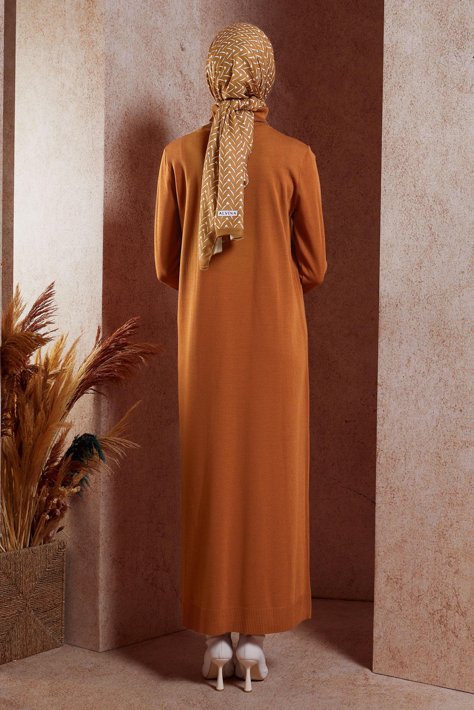 Tesettür giyim TURUNCU BOĞAZLI YAKA TRİKO ELBİSE 44921