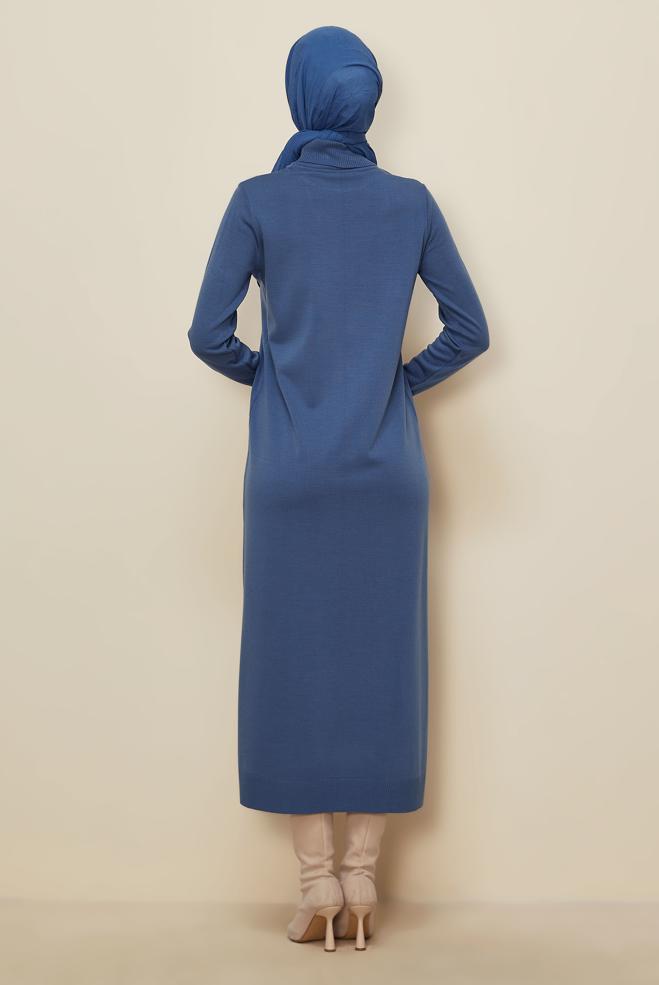 Tesettür giyim MAVİ BOĞAZLI YAKA TRİKO ELBİSE 44921 - ALVİNA