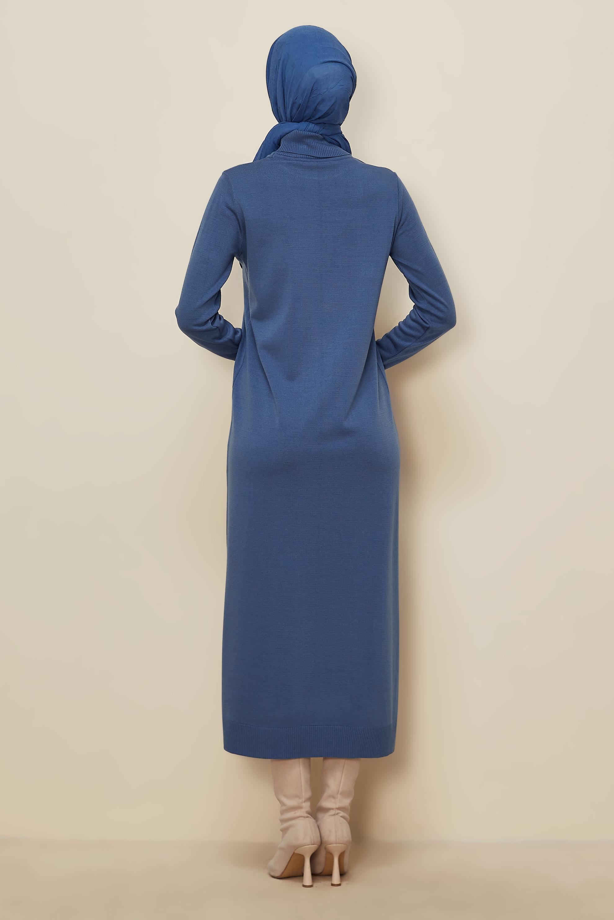 Tesettür giyim MAVİ BOĞAZLI YAKA TRİKO ELBİSE 44921