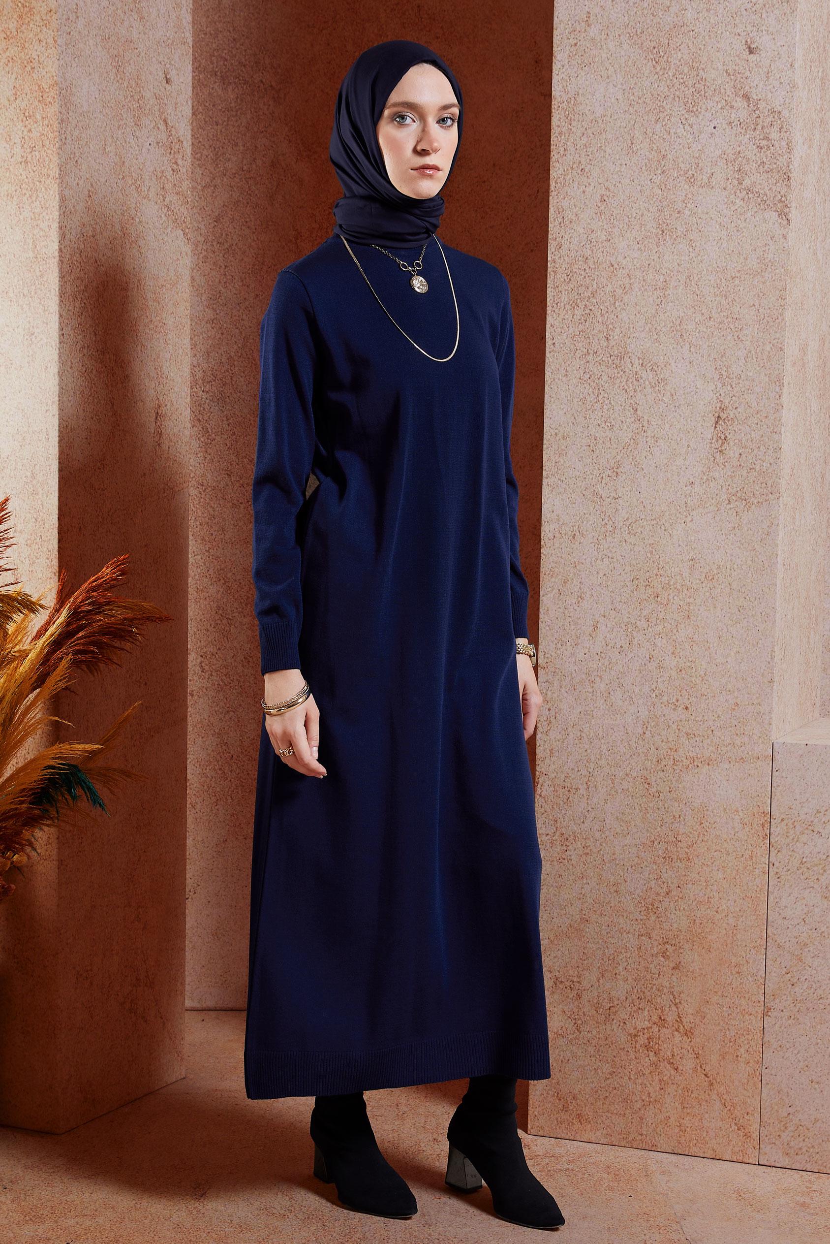 Vêtements hijab BLEU MARINE ROBE EN TRICOT À COL ROULÉ 44921