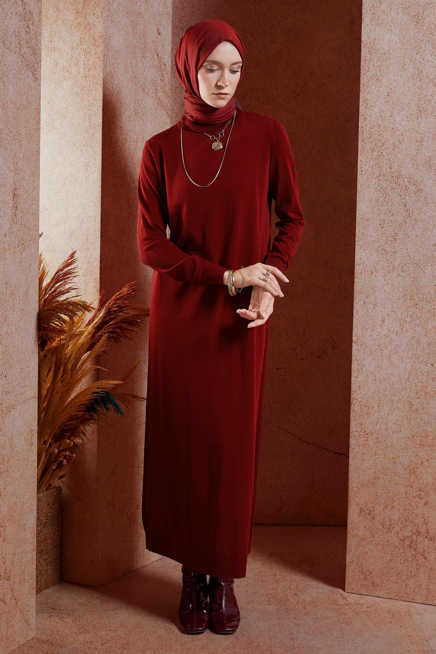 Tesettür giyim BORDO BOĞAZLI YAKA TRİKO ELBİSE 44921