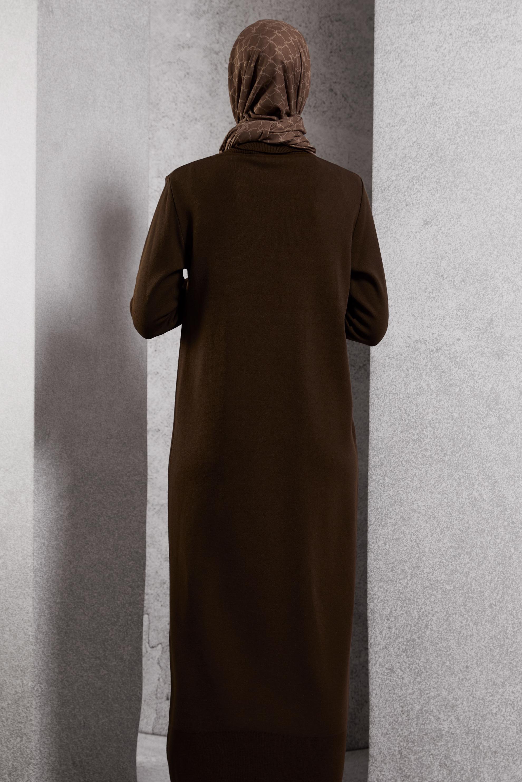 Vêtements hijab BRUN ROBE EN TRICOT 44922