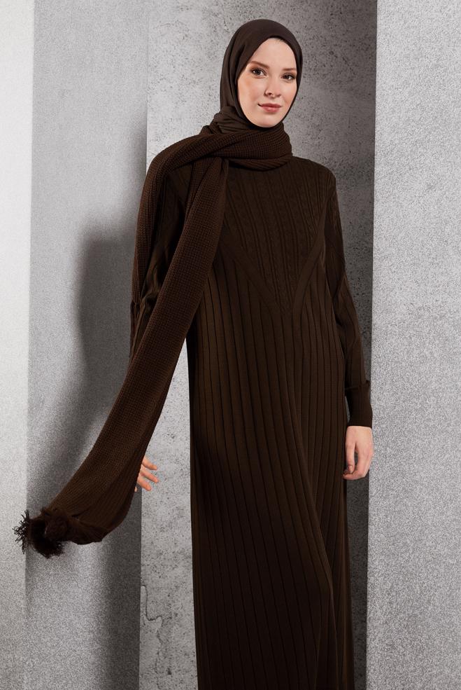 Vêtements hijab BRUN ROBE EN TRICOT À COL ROULÉ 44923 - ALVİNA